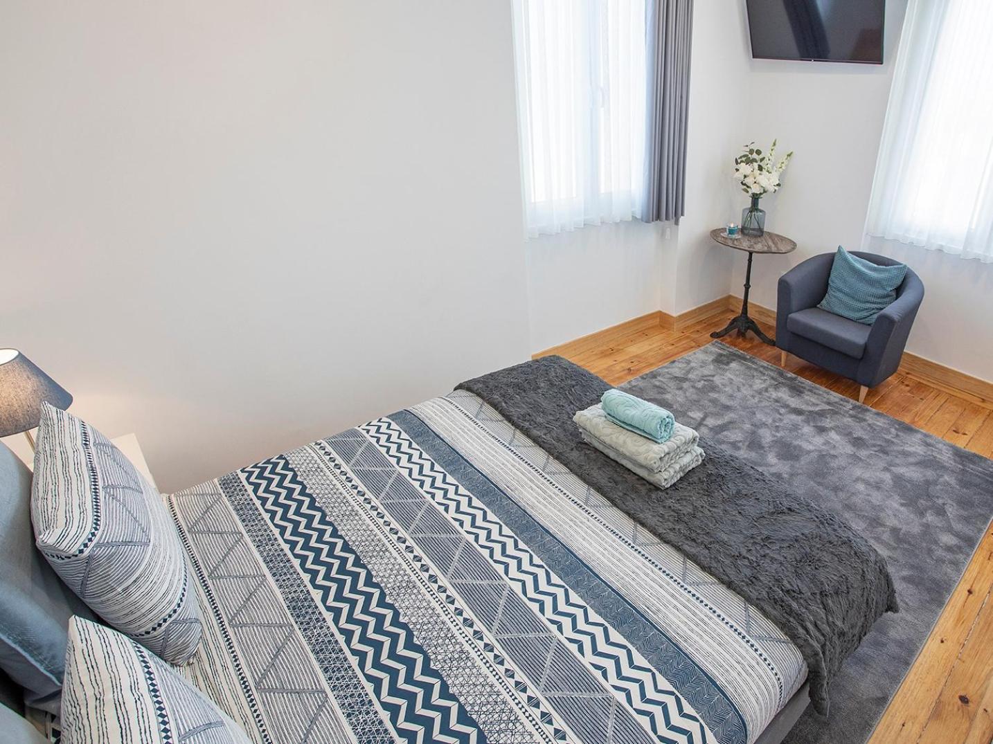 Deluxe King Suite - Photo 6