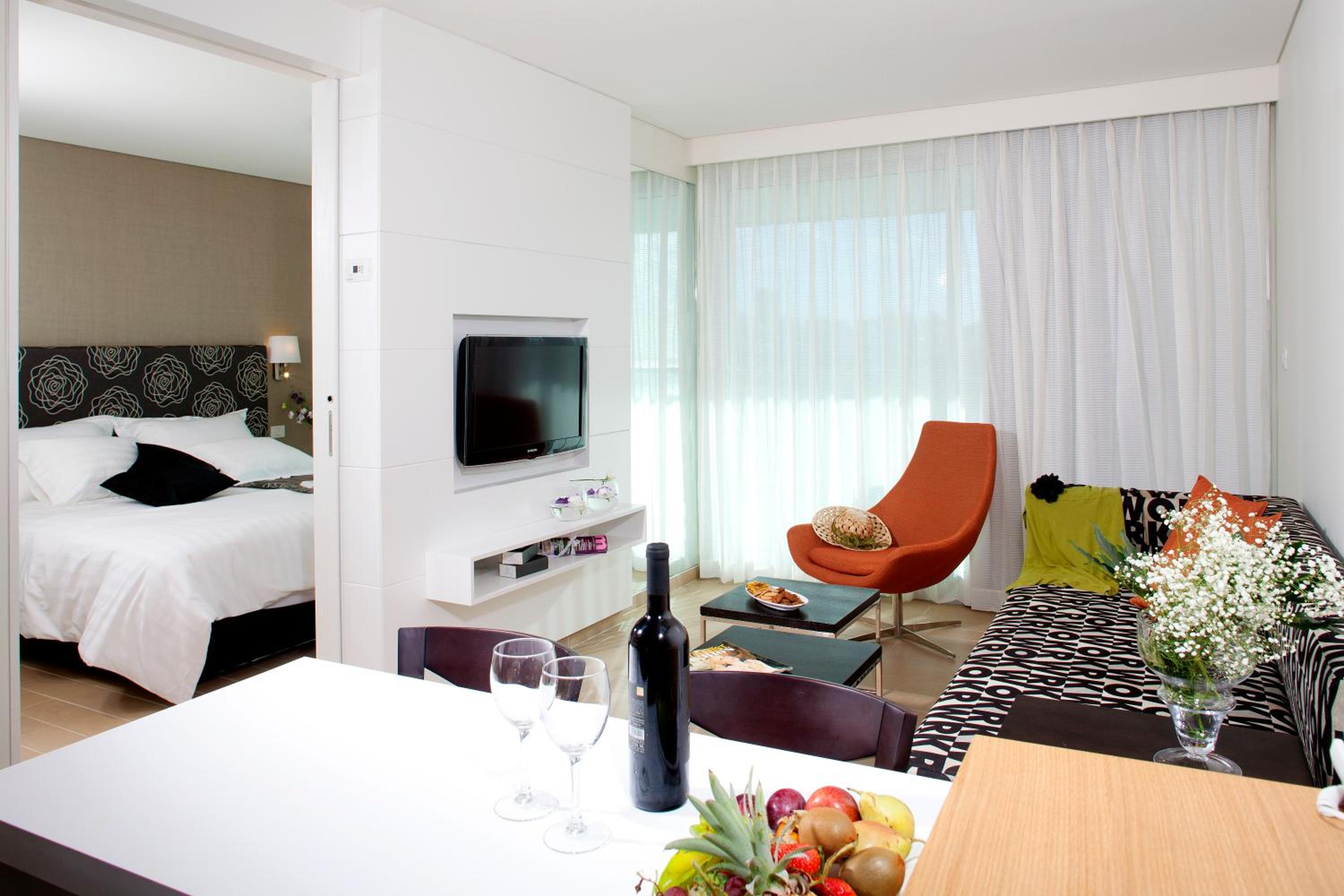 Deluxe Suite - Photo 3