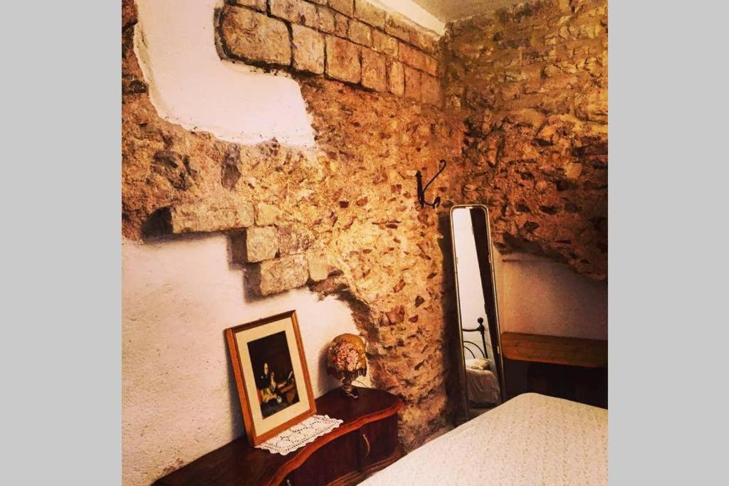One-Bedroom Apartment - Photo 1