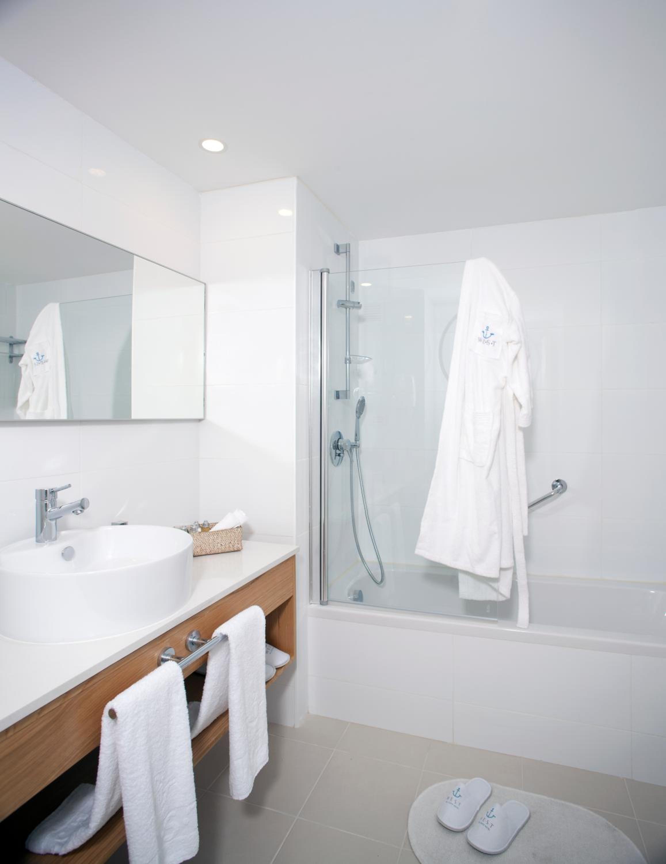 Deluxe Suite - Photo 1