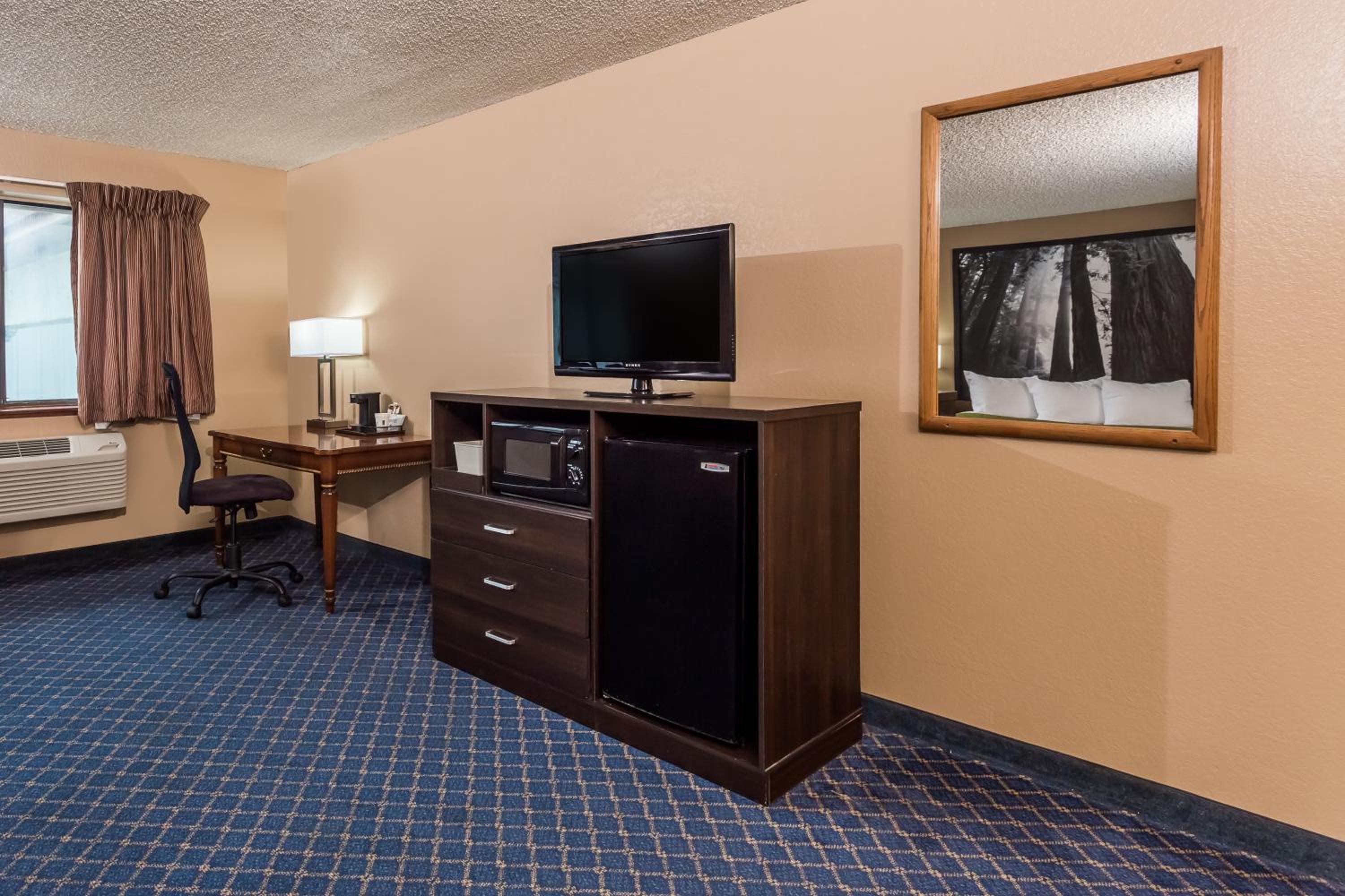 Deluxe Double Room with Two Double Beds - Non-Smoking - Photo 10