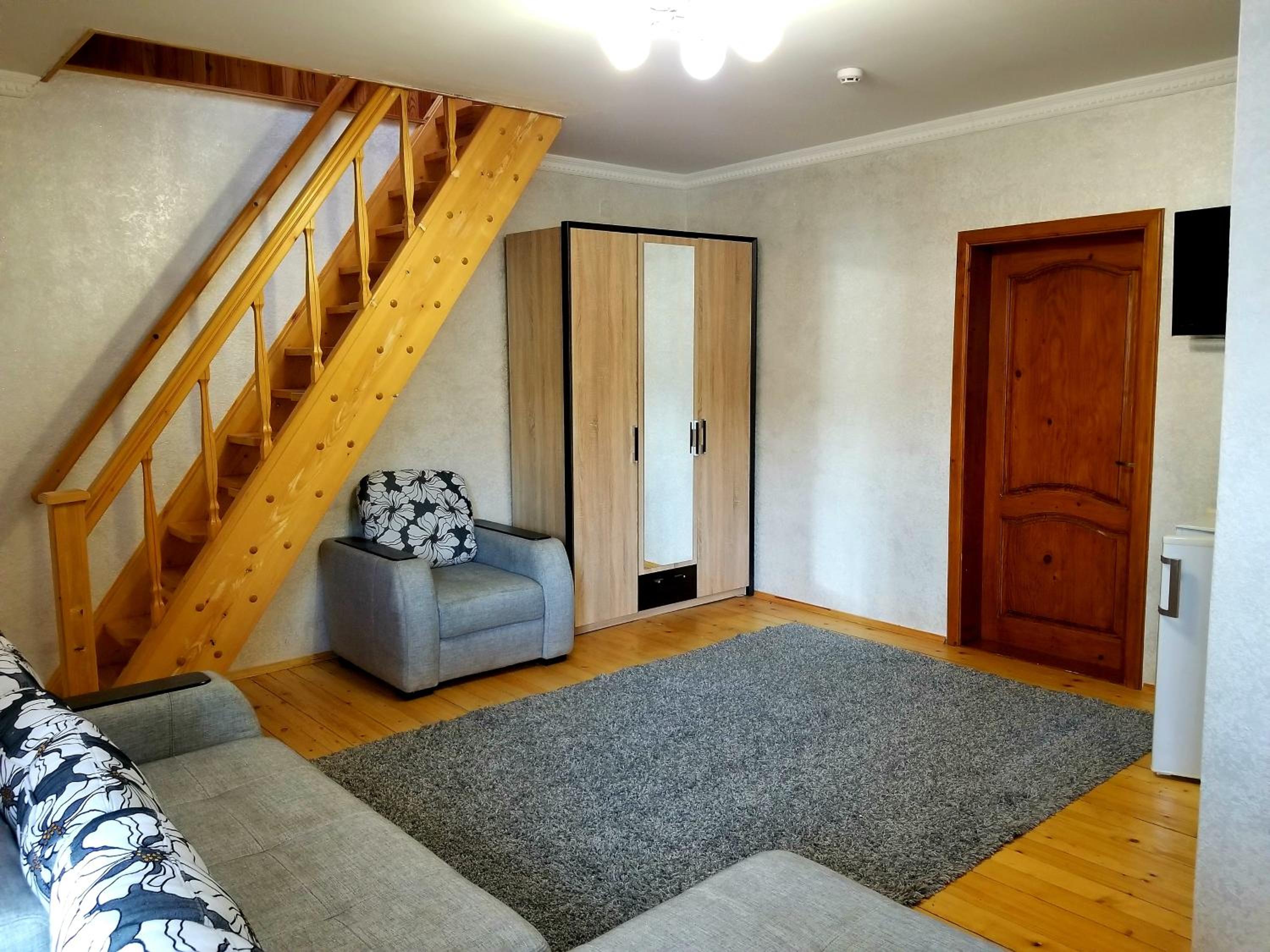 One-Bedroom Apartment photo 1