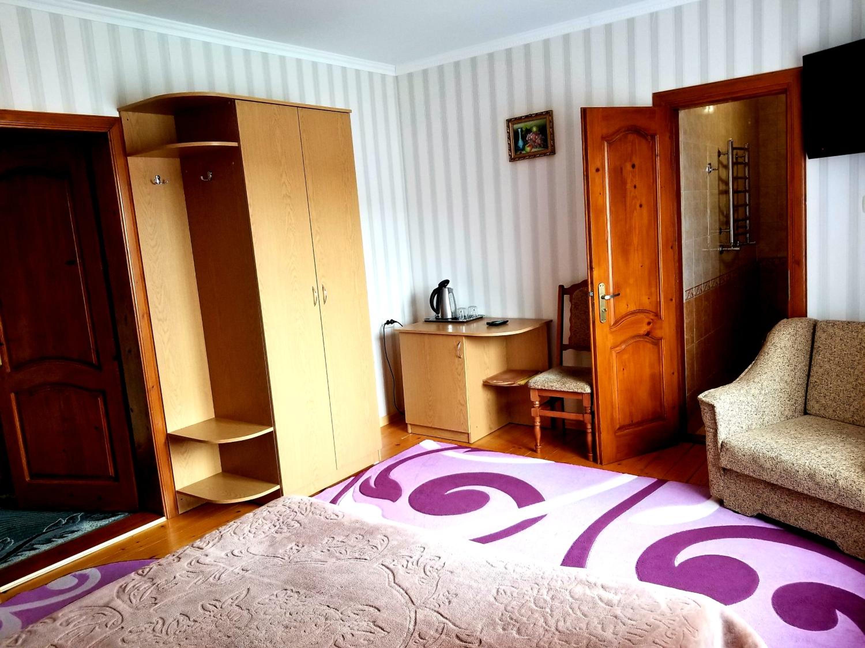 Double or Twin Room with Private Bathroom photo 2