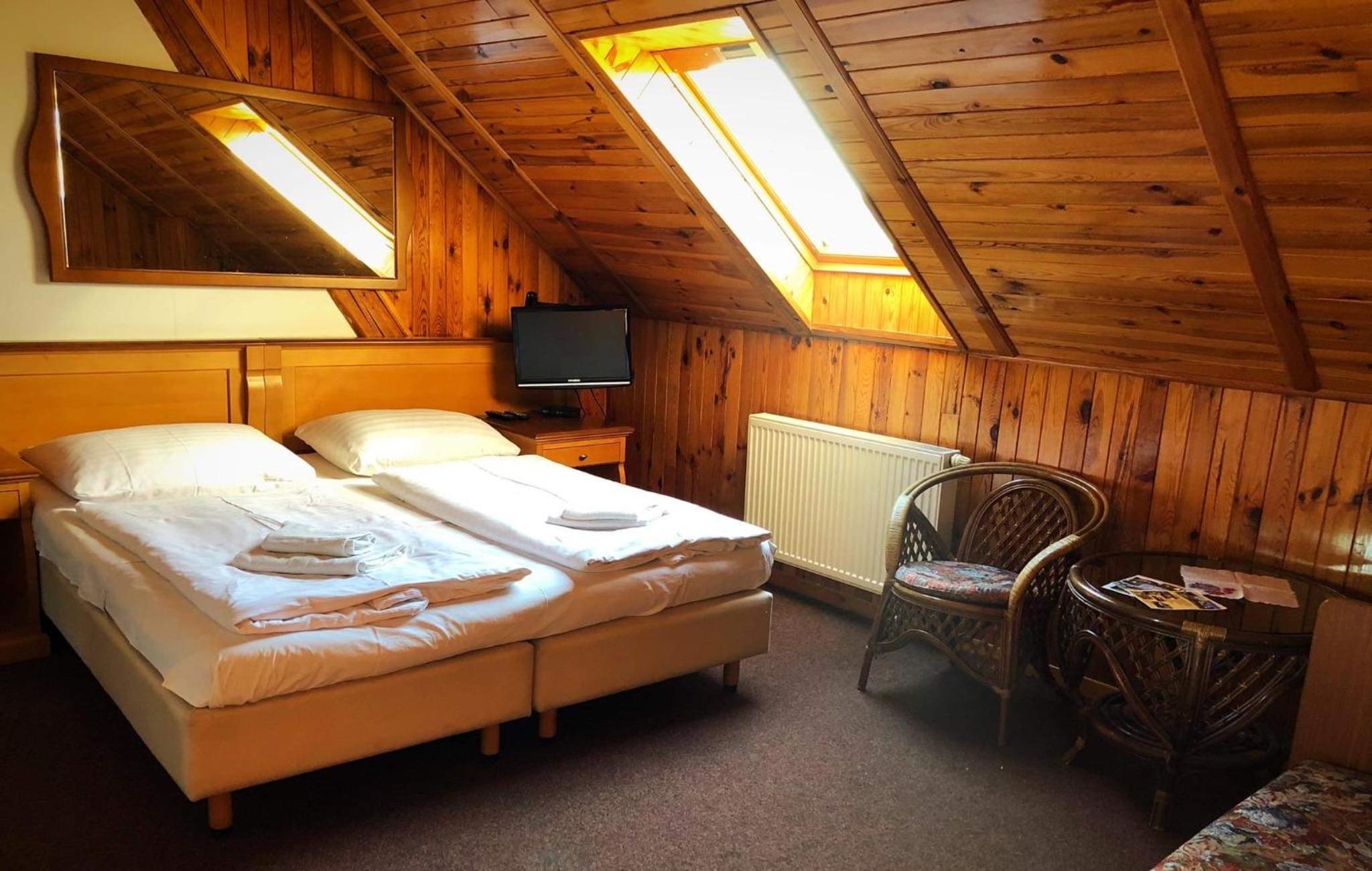 Triple Room with Bathroom - Photo 3