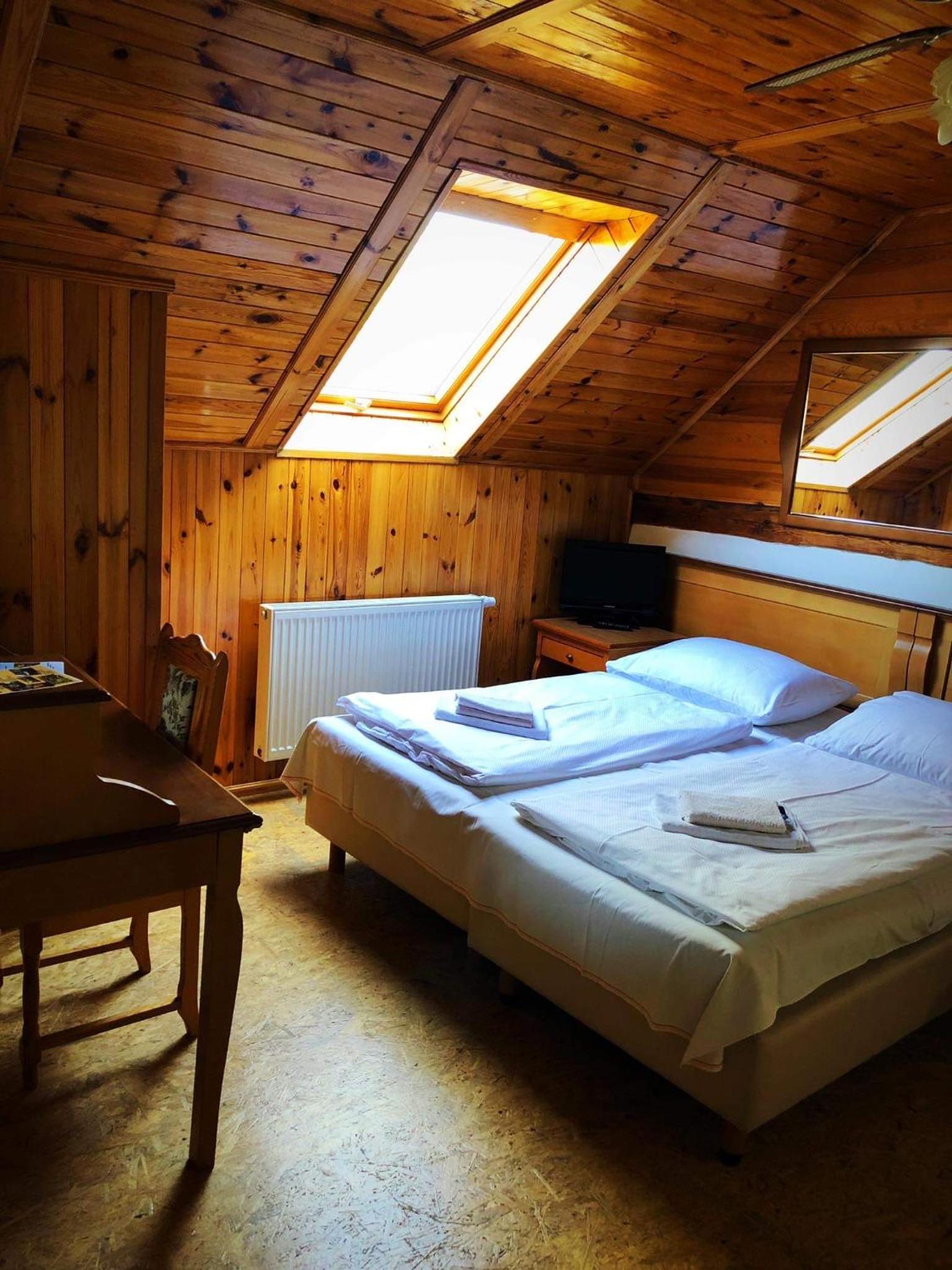 Standard Double Room - Photo 2