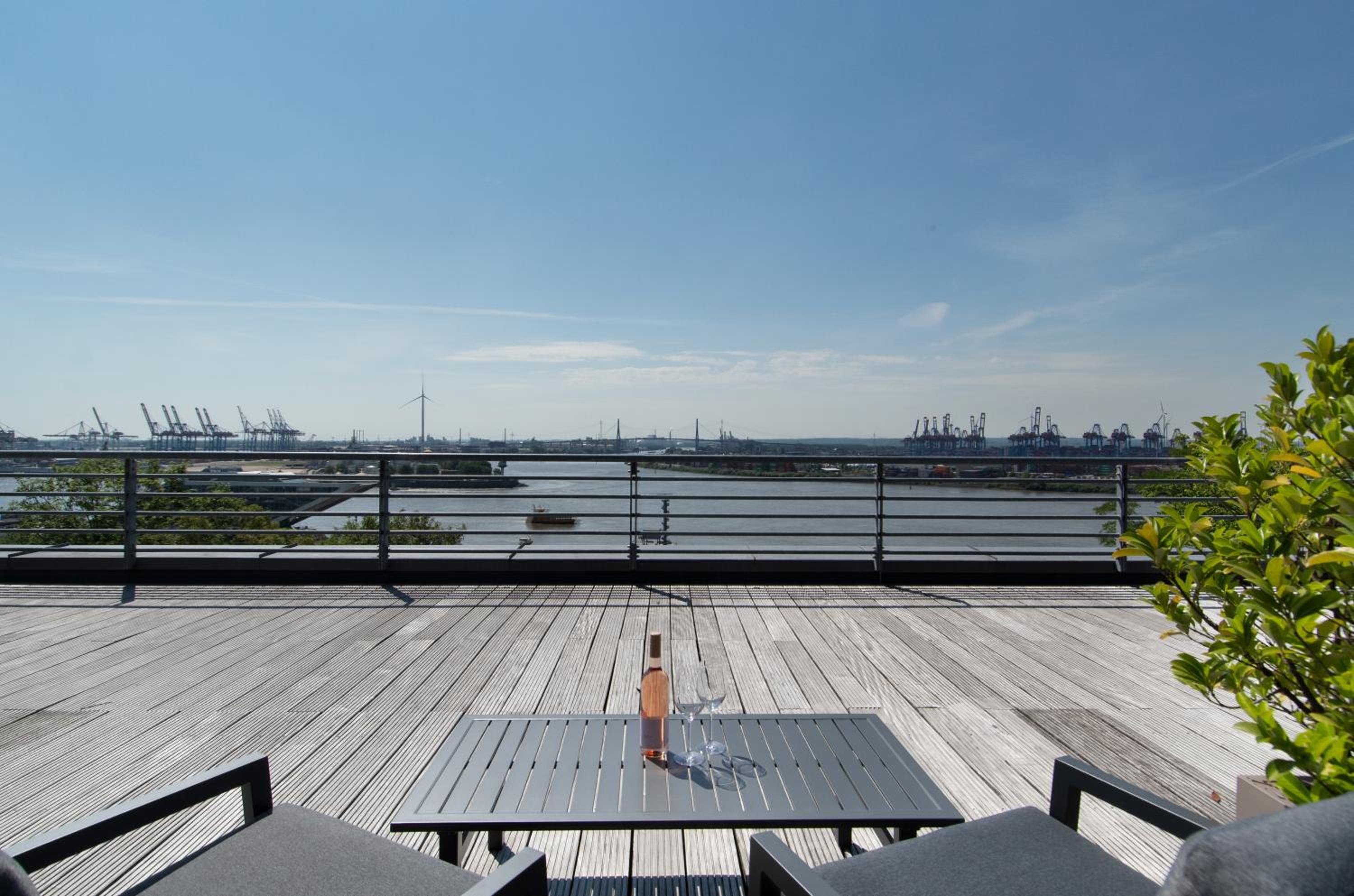 Suite with Terrace on the Elbe river - Photo 7