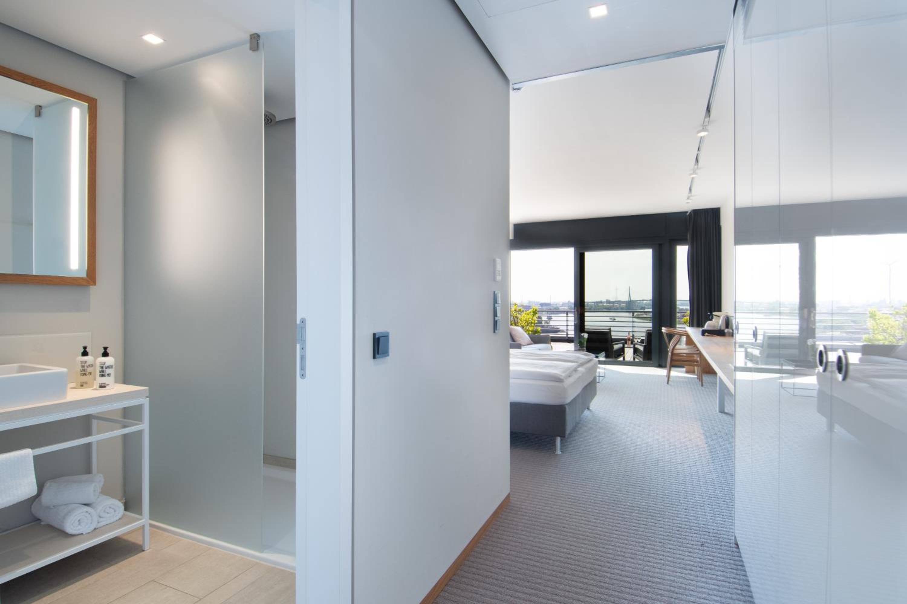 Suite with Terrace on the Elbe river - Photo 14