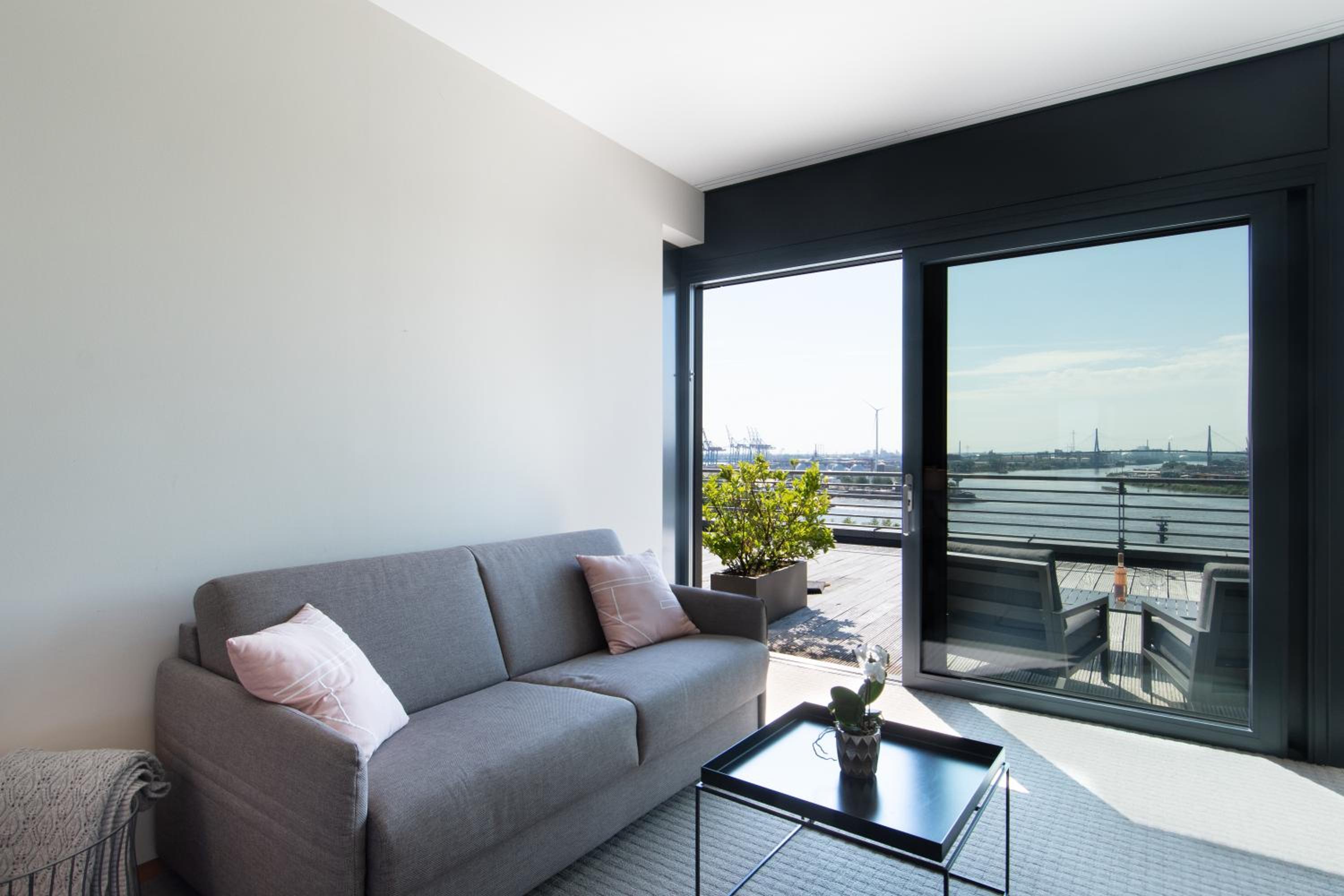 Suite with Terrace on the Elbe river