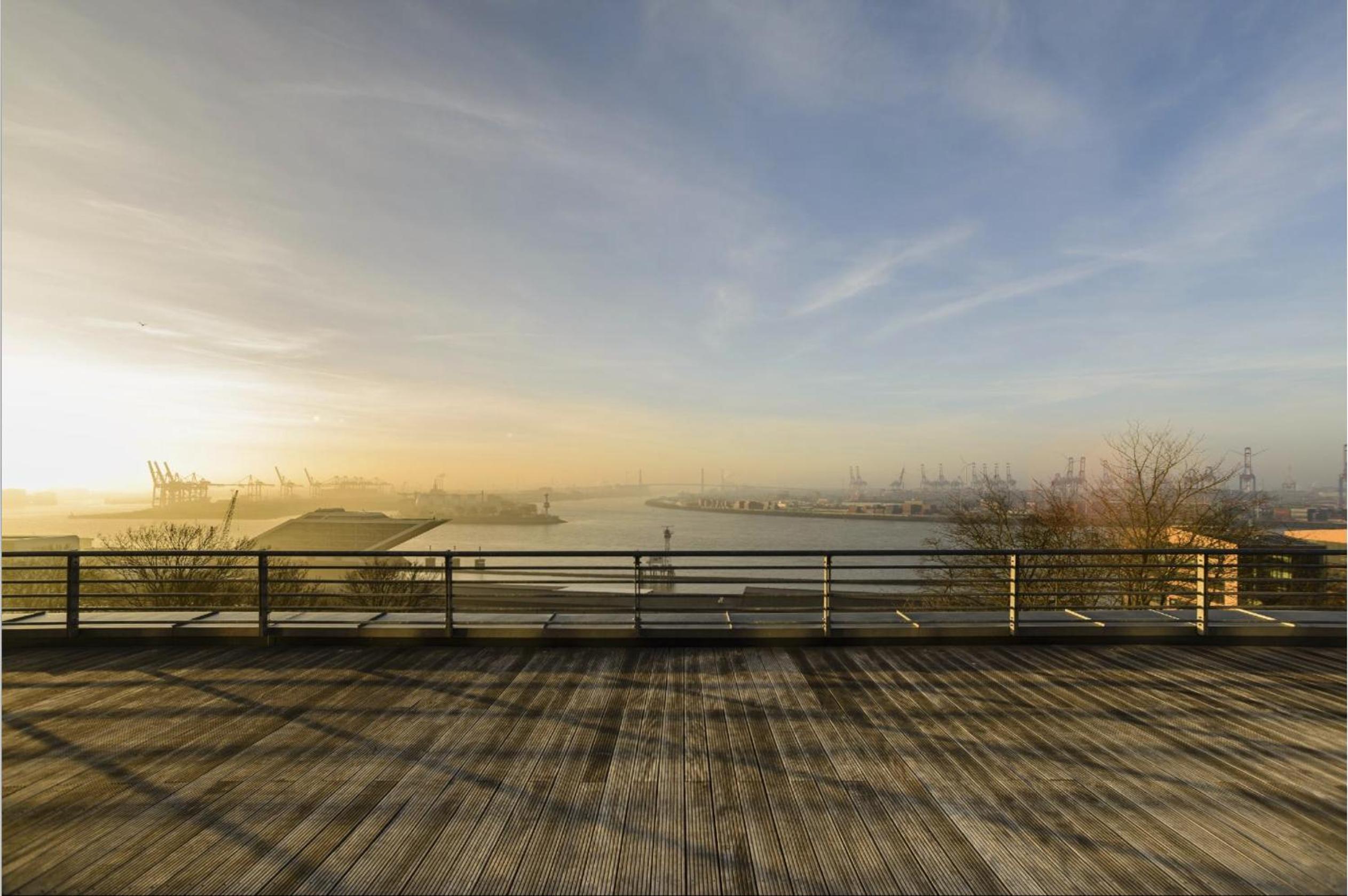 Suite with Terrace on the Elbe river thumbnail 6