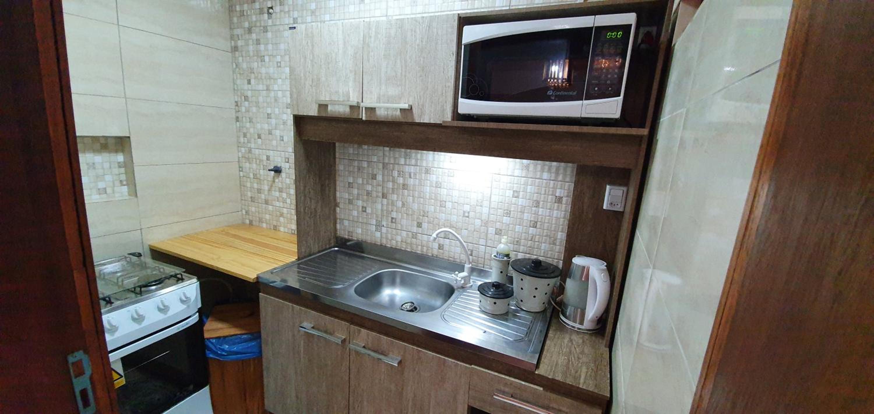 Quadruple Room with Private Bathroom - Photo 3