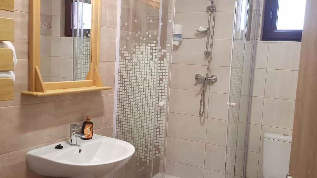 Double Room - Photo 4