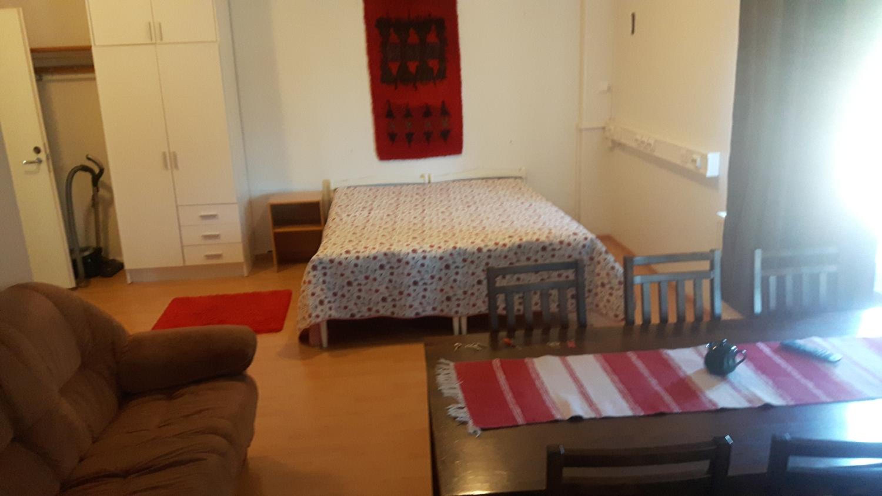 One-Bedroom Apartment photo 1