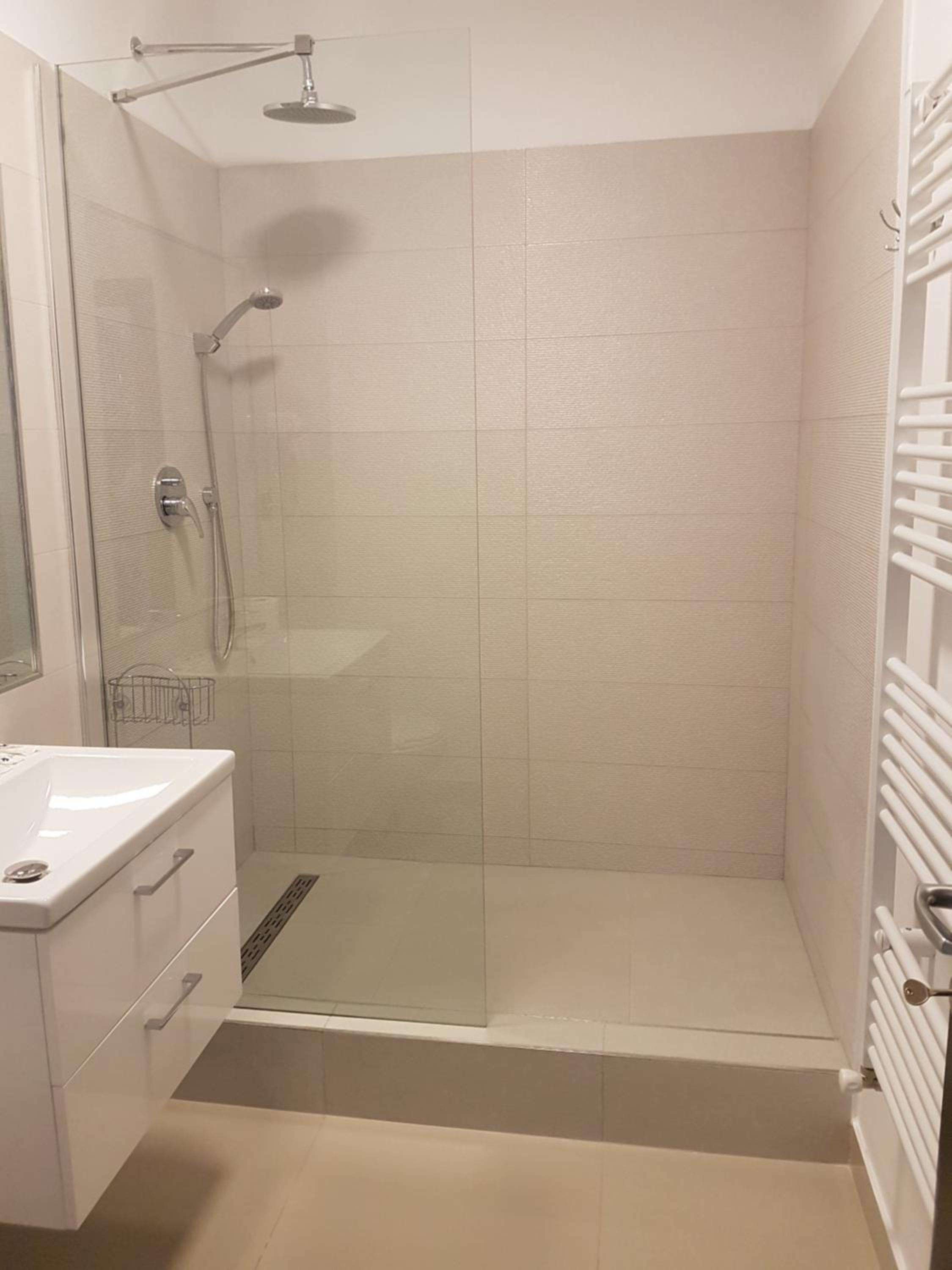 Double Room with Private Bathroom - Photo 8