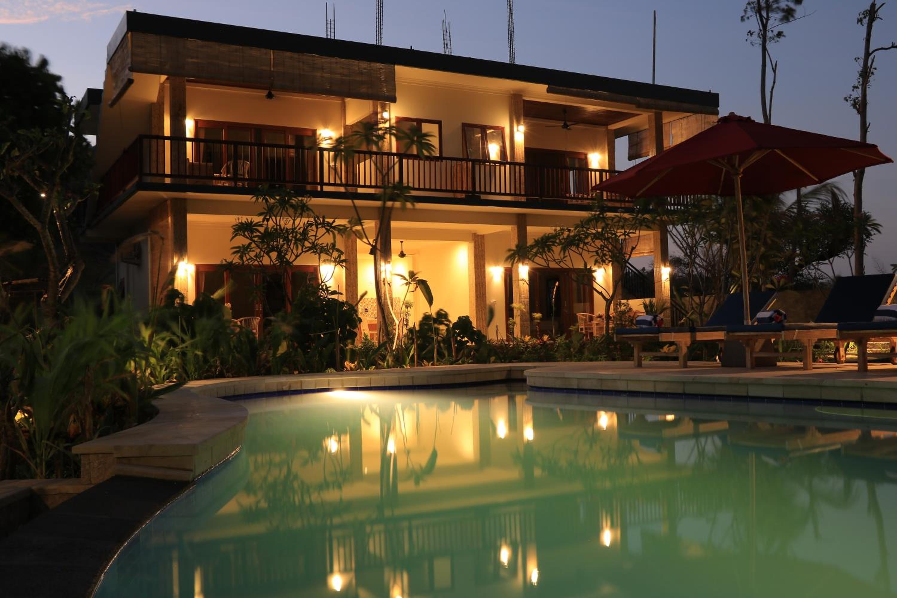 Studio with Pool View - Photo 23