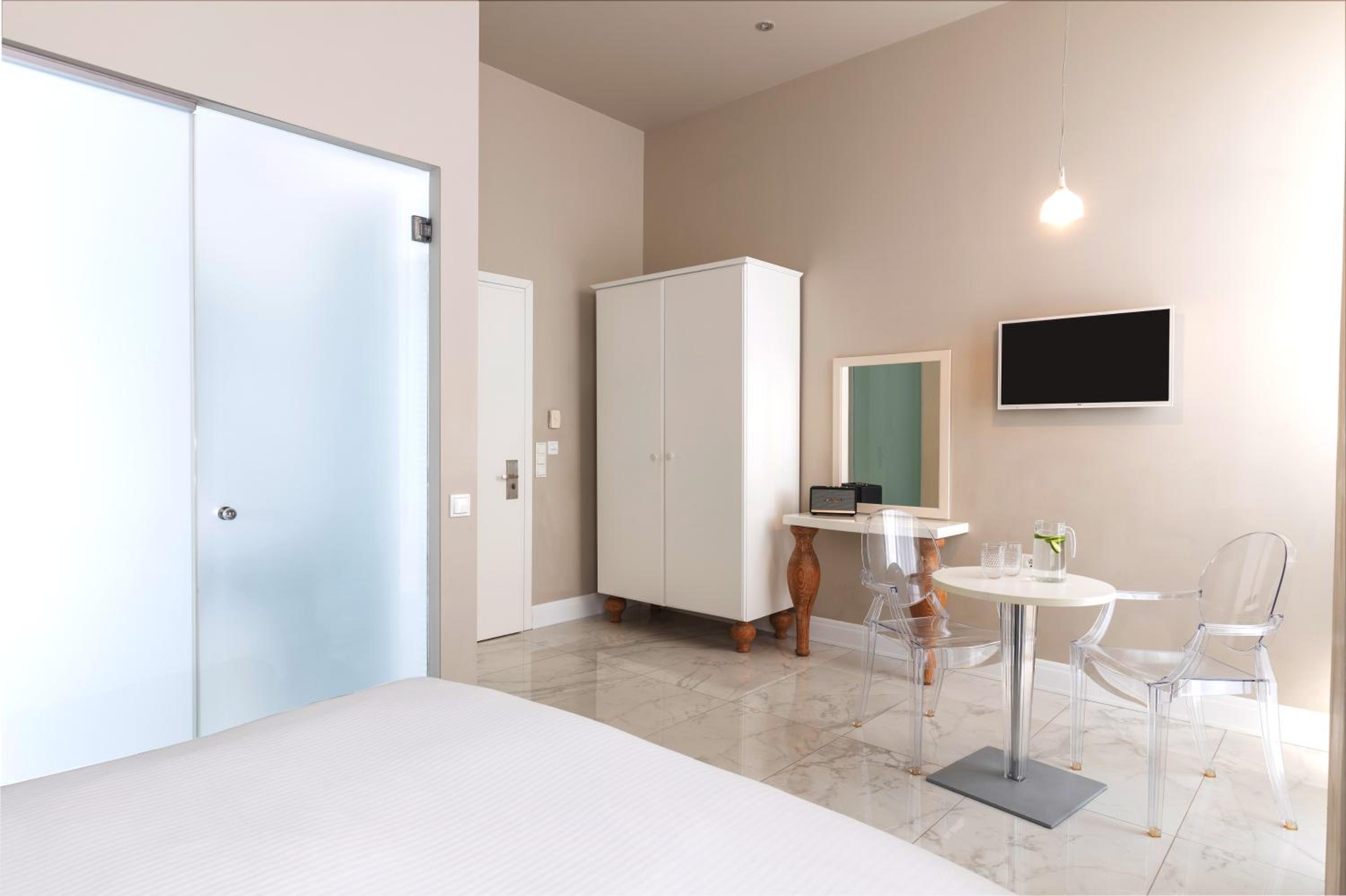 Superior Double Room with Balcony - Photo 1