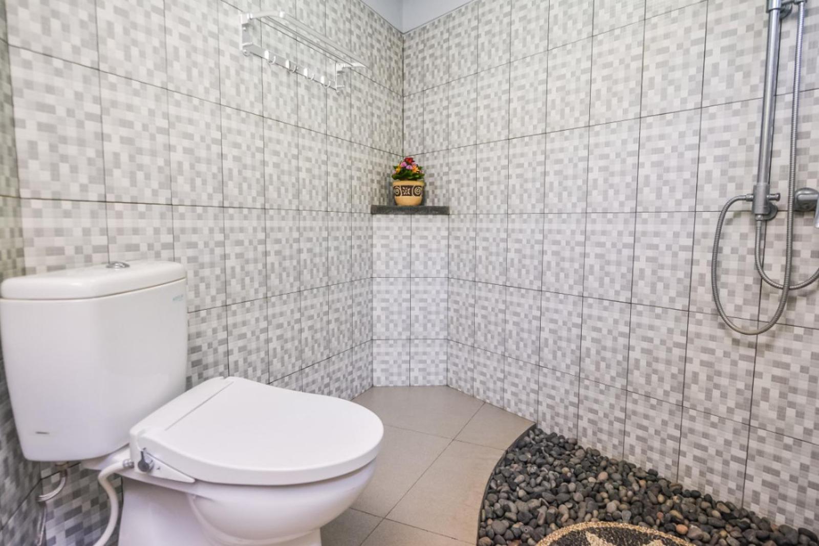 Deluxe Bungalow with Sea View - Photo 19