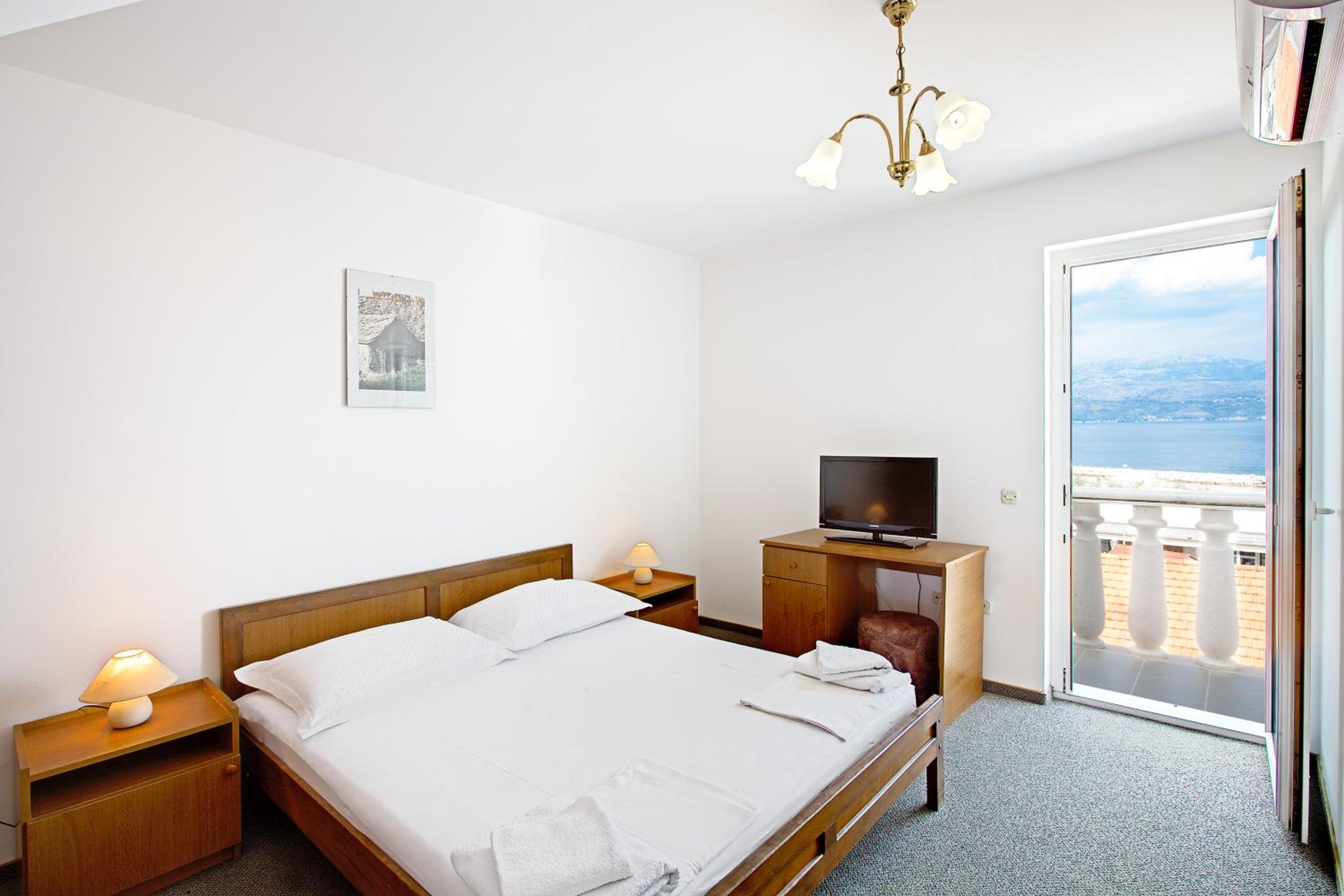 Double Room with Sea View - Photo 1