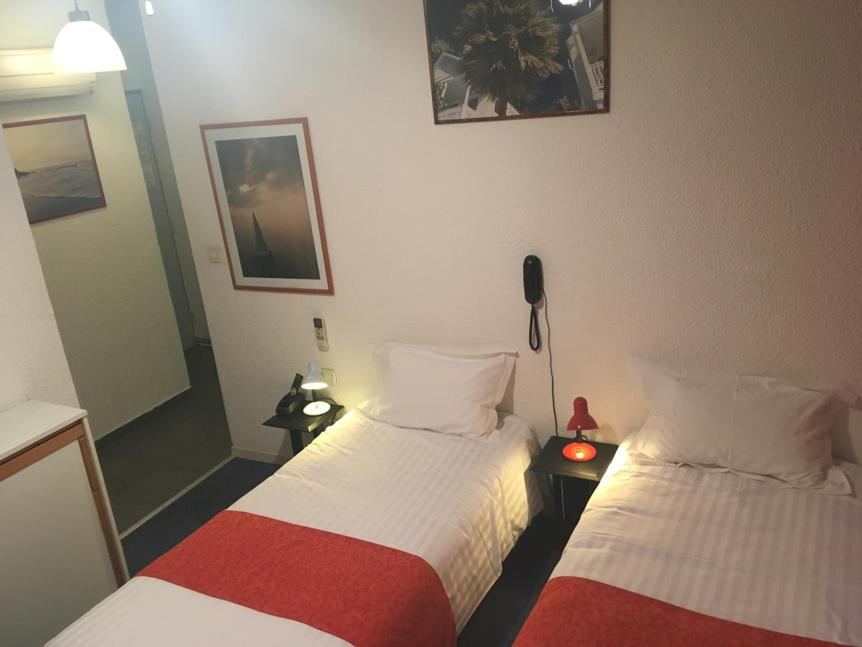 Twin Room - Air Conditionning