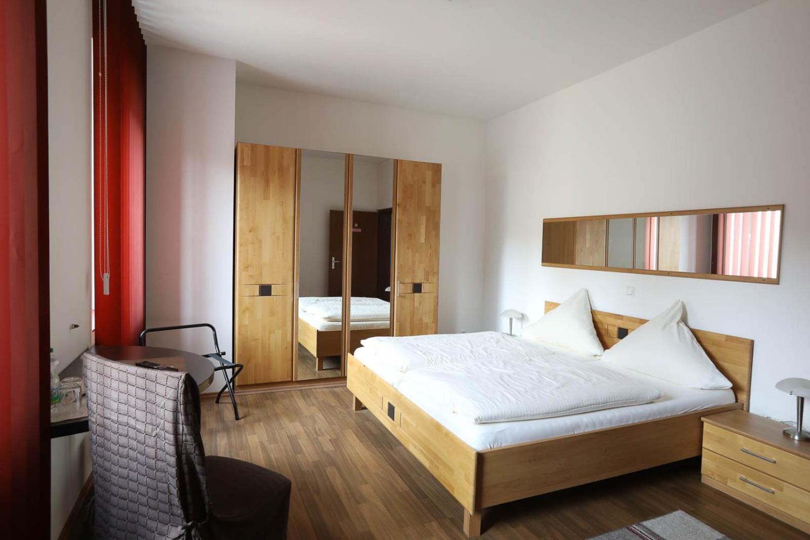 Basic Triple Room with Shared Bathroom photo 1