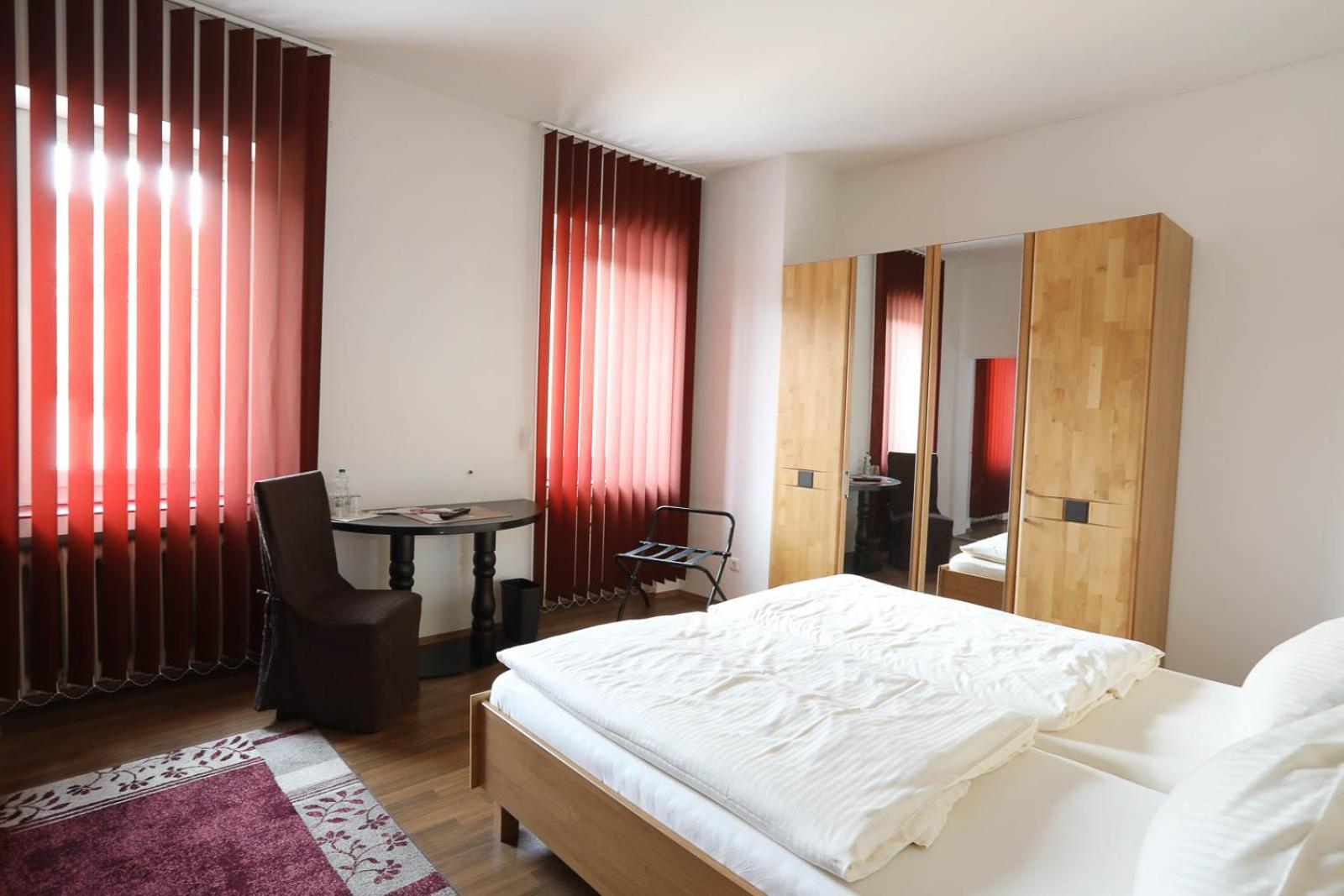 Large Double Room photo 2