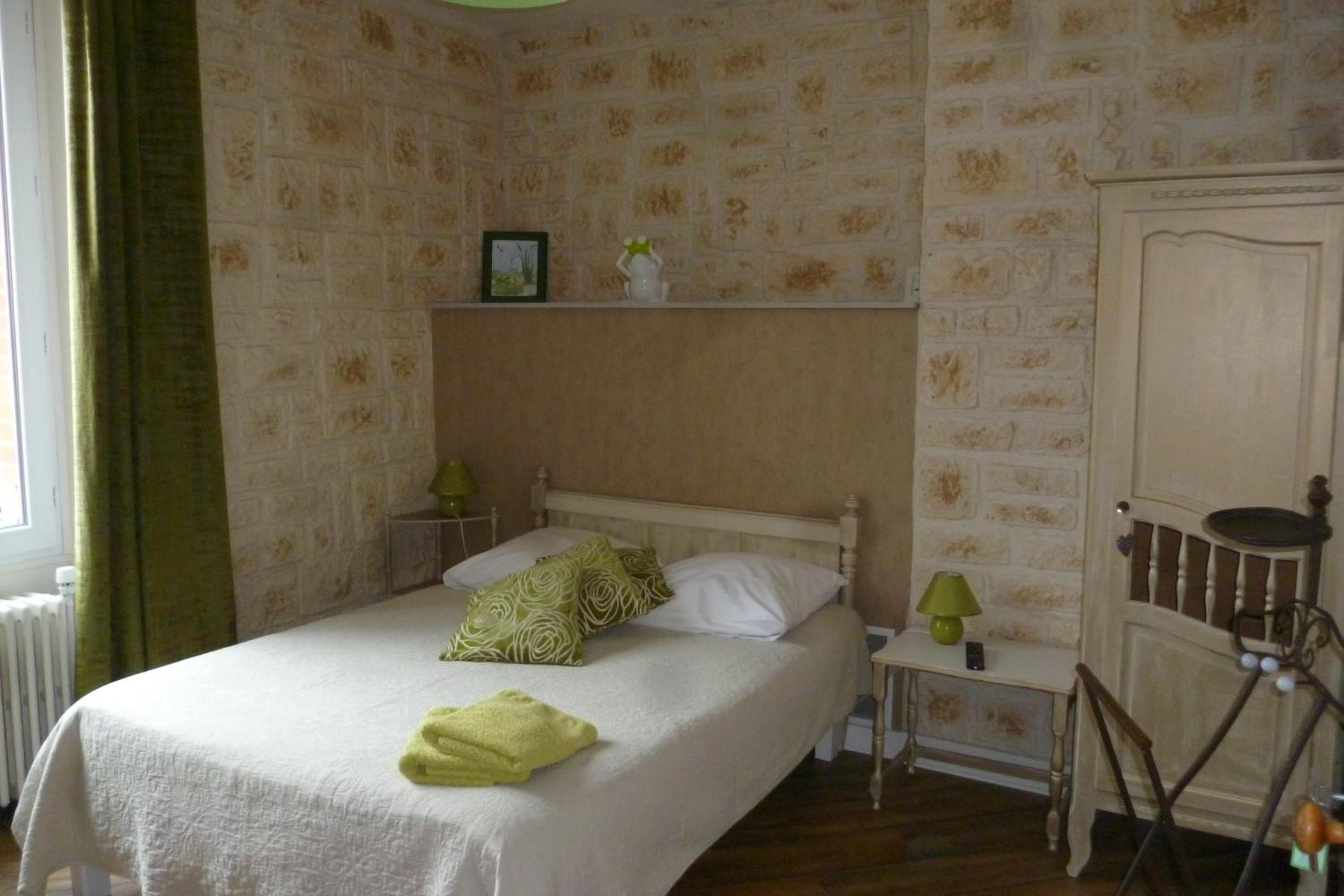Standard Double Room with Shared Bathroom photo 1
