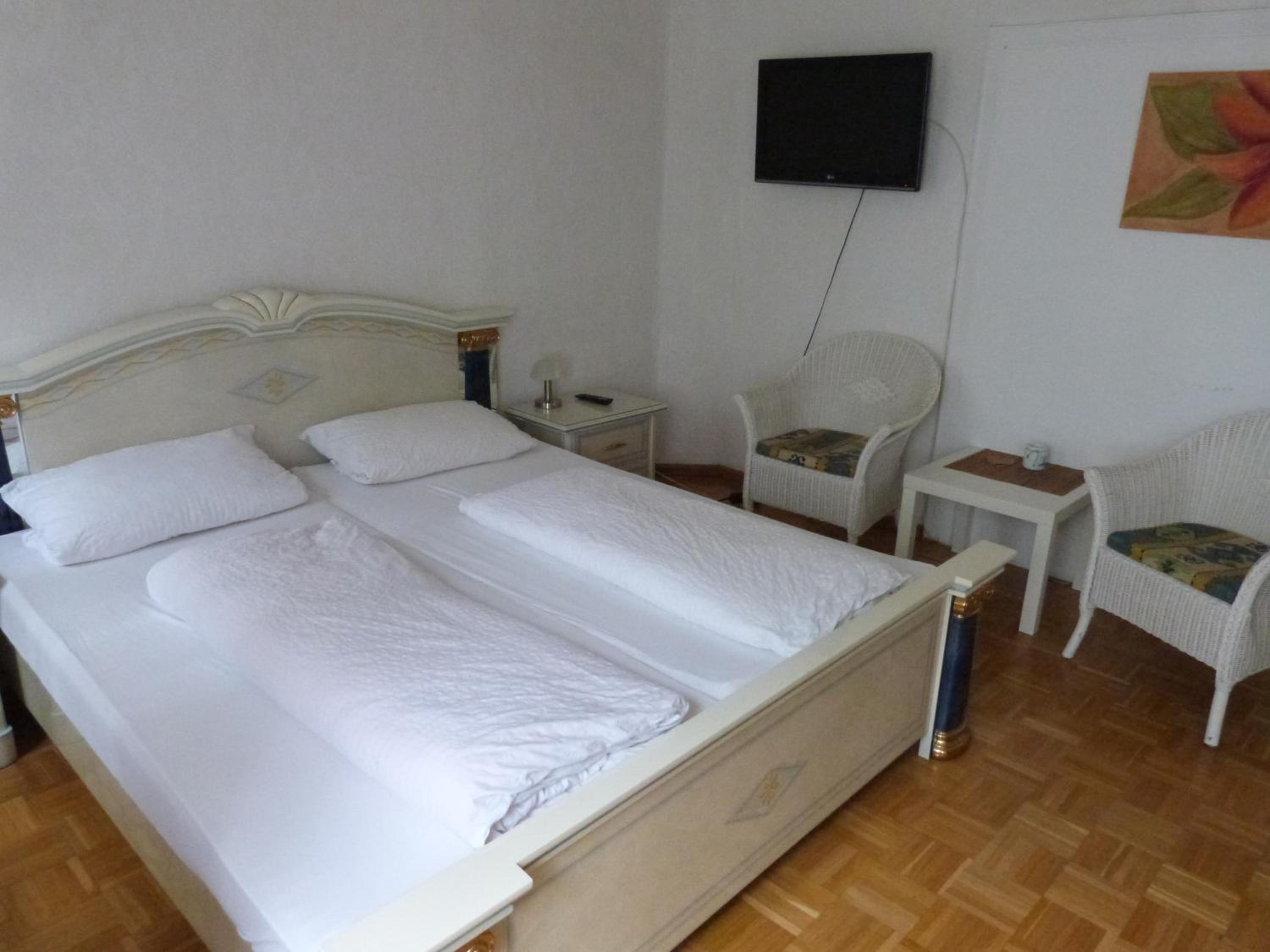 Double or Twin Room with Bathroom