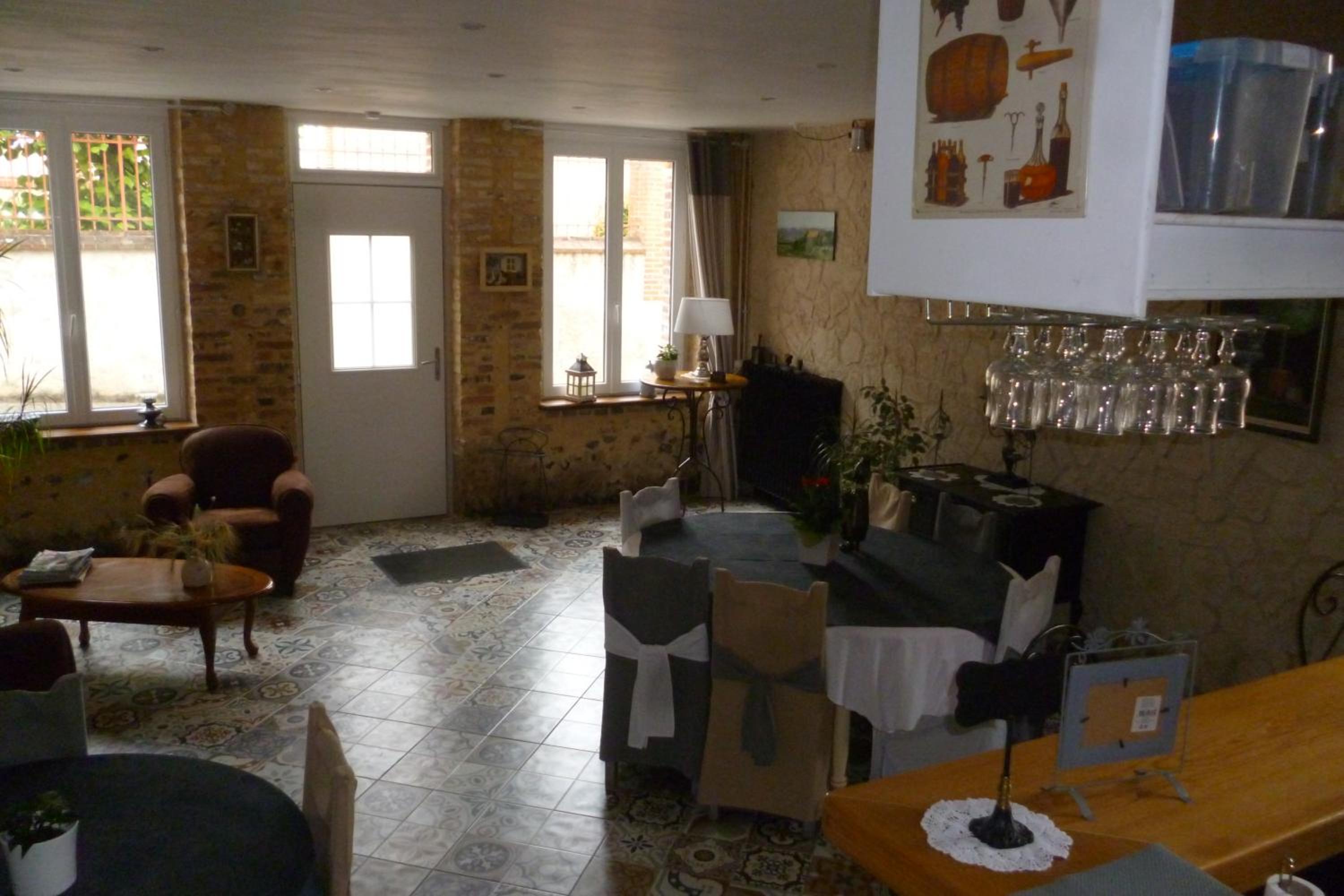 Standard Double Room with Shared Bathroom photo 2