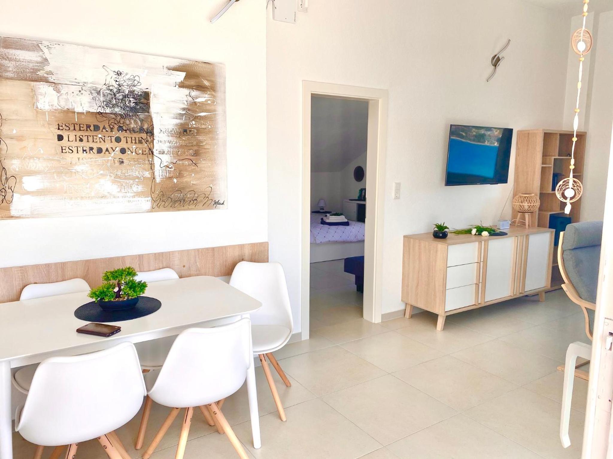 Deluxe Suite with Sea View - Photo 14