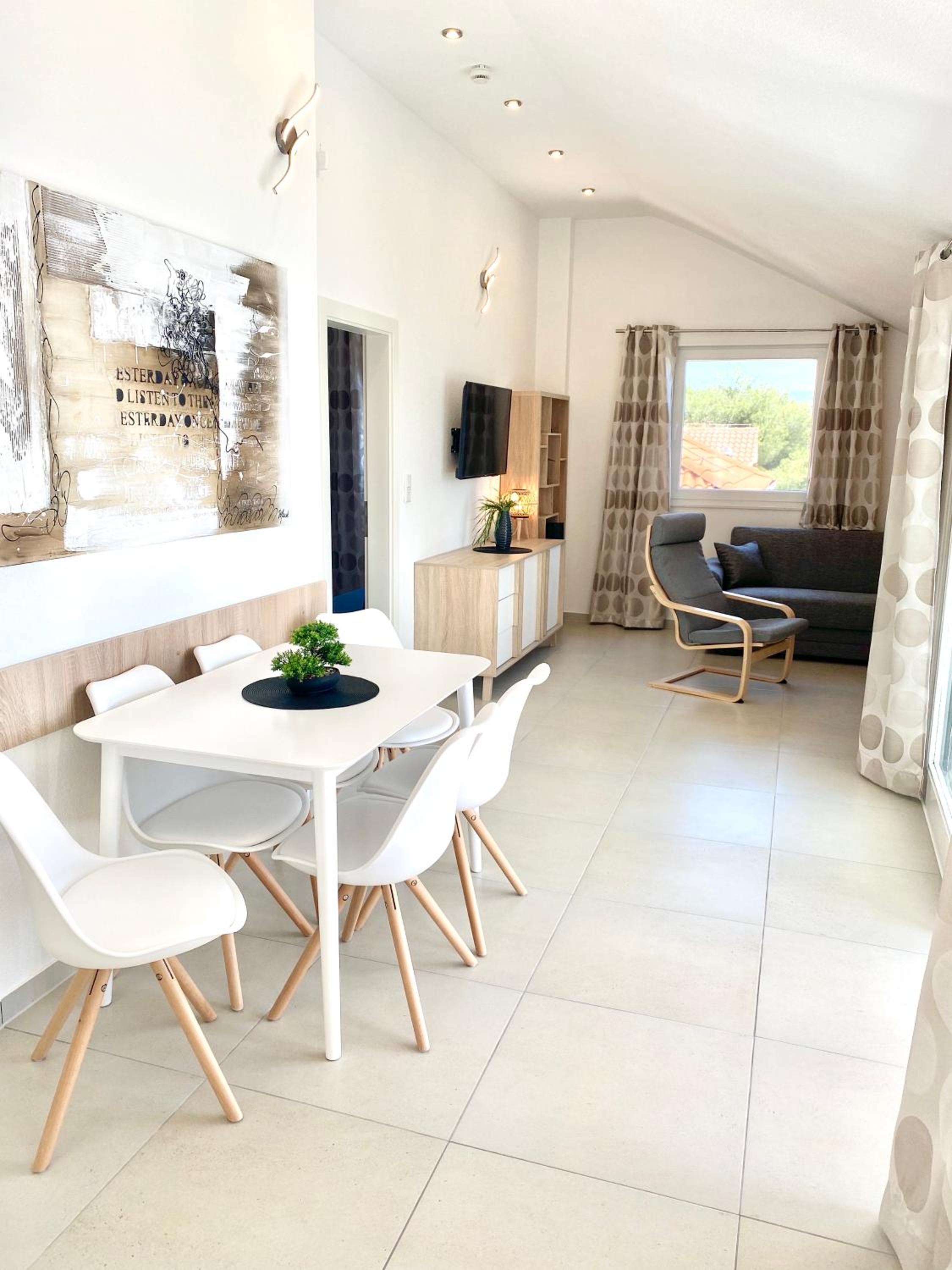 Deluxe Suite with Sea View - Photo 1