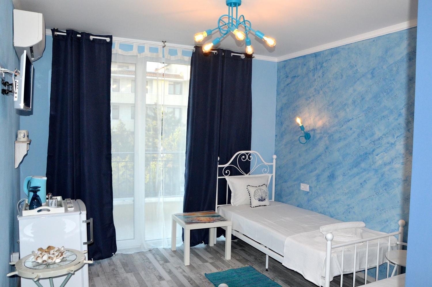 Deluxe Twin Room photo 3