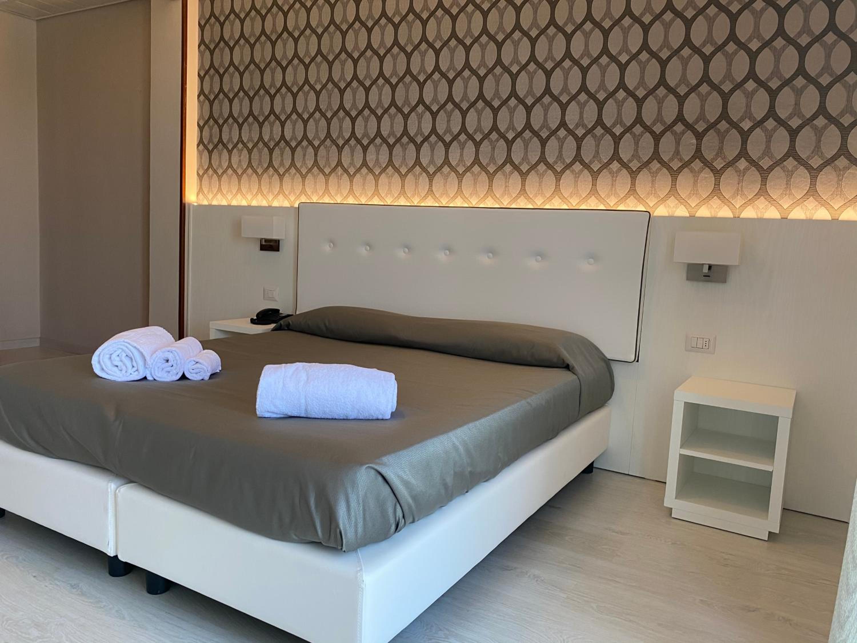 Superior Double or Twin Room with Sea View - Photo 5
