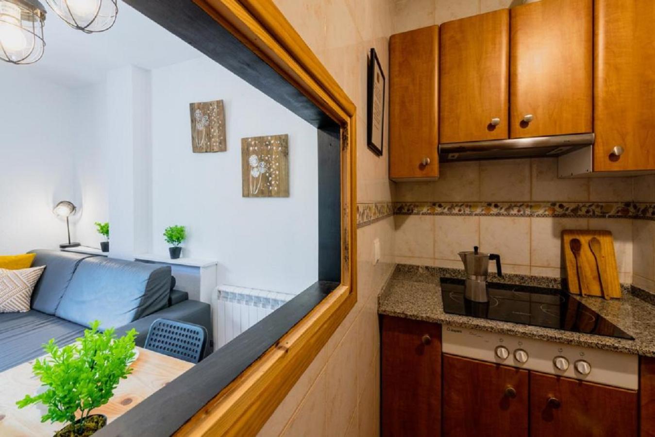 One-Bedroom Apartment photo 2
