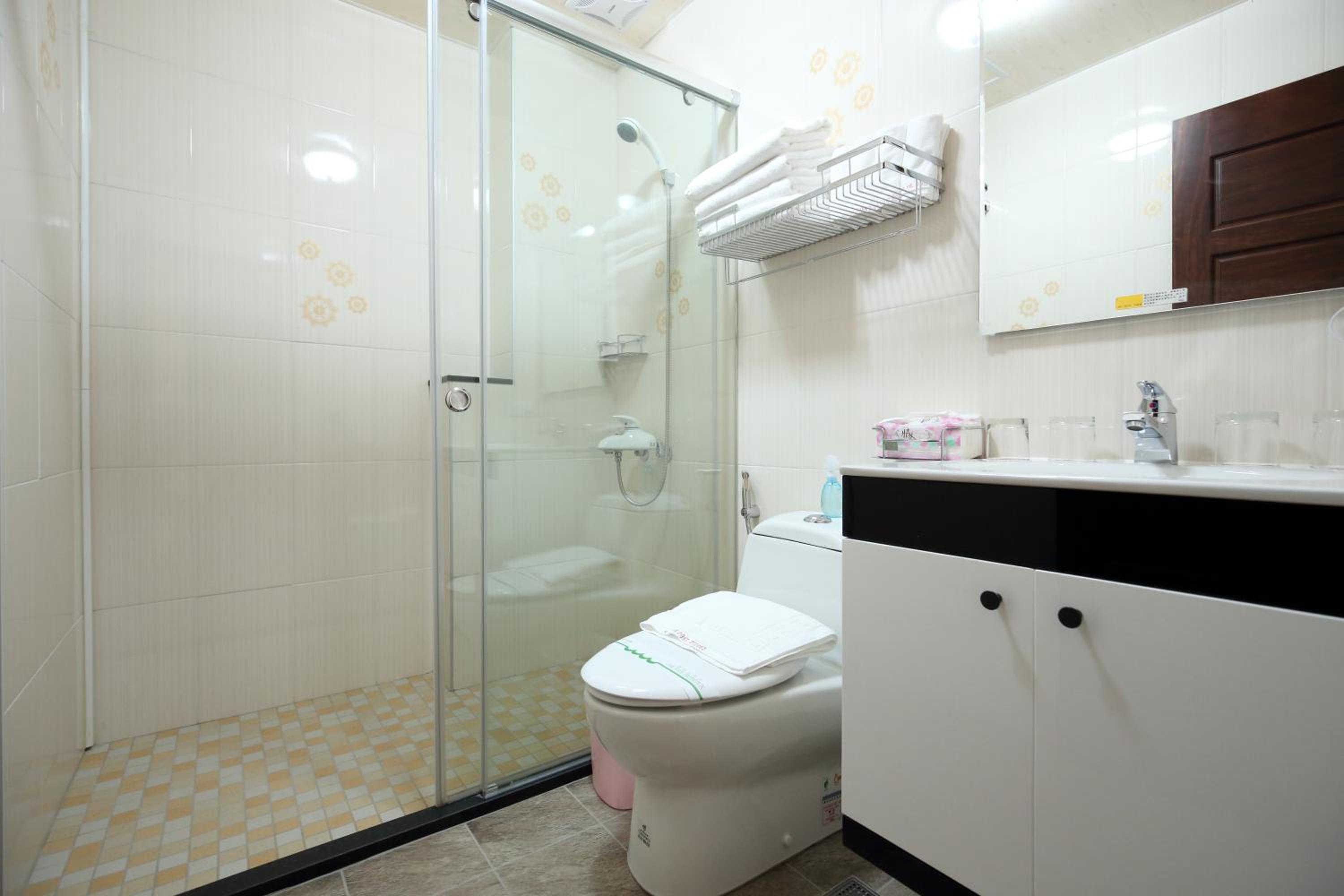 Quadruple Room - Photo 3