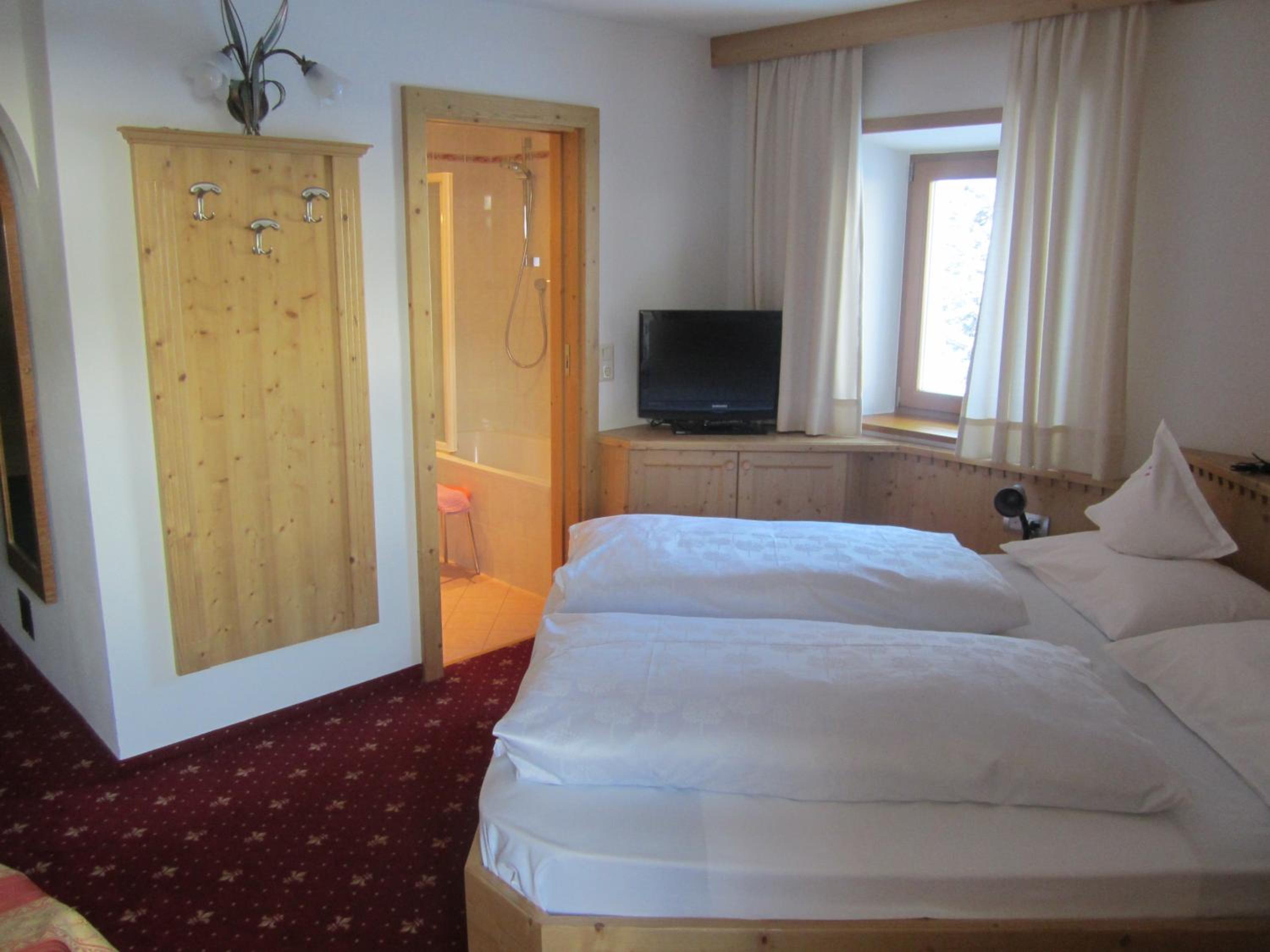 Standard Double Room with Balcony, photo 7