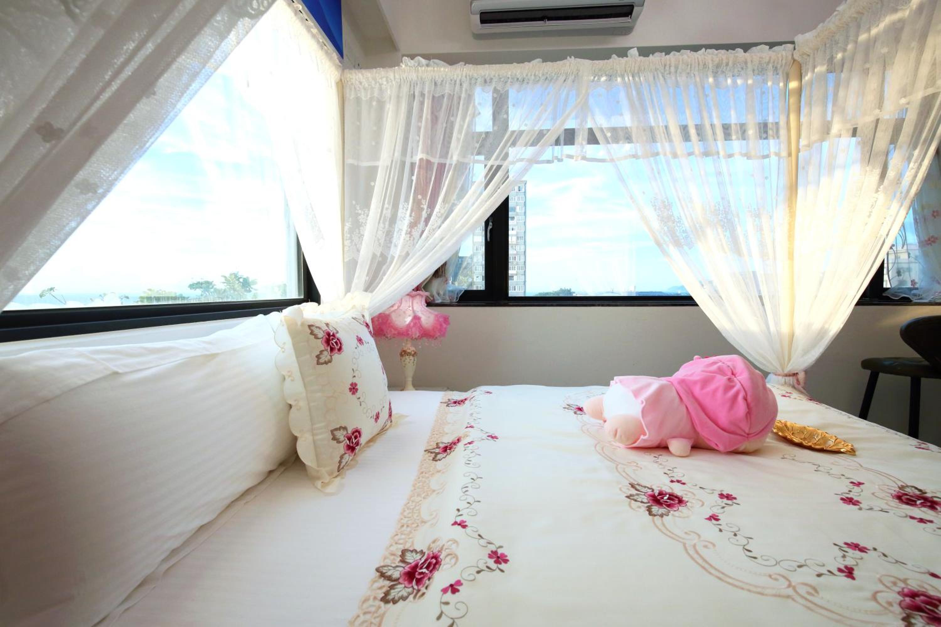 Deluxe Double Room - Photo 9