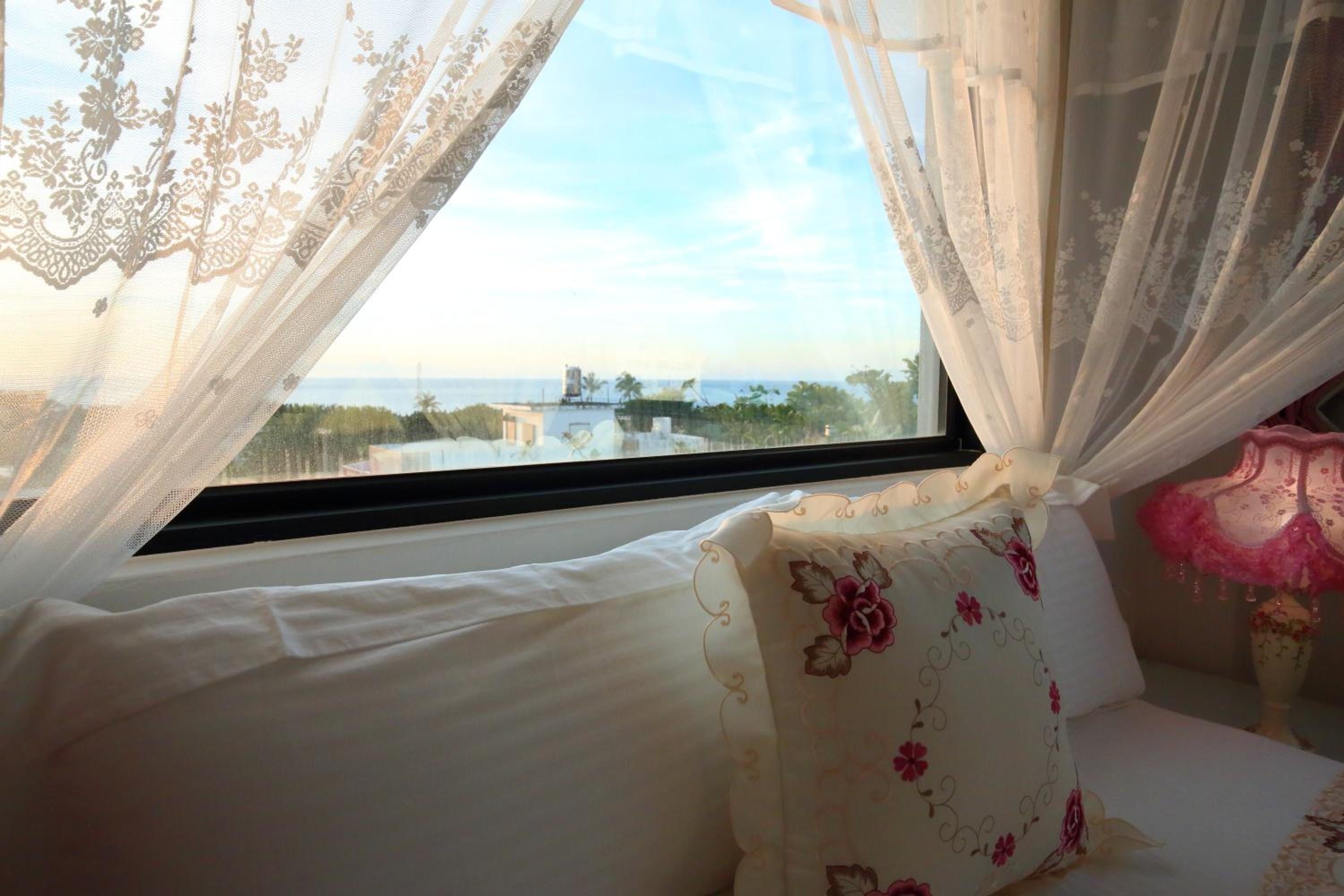 Deluxe Double Room - Photo 10