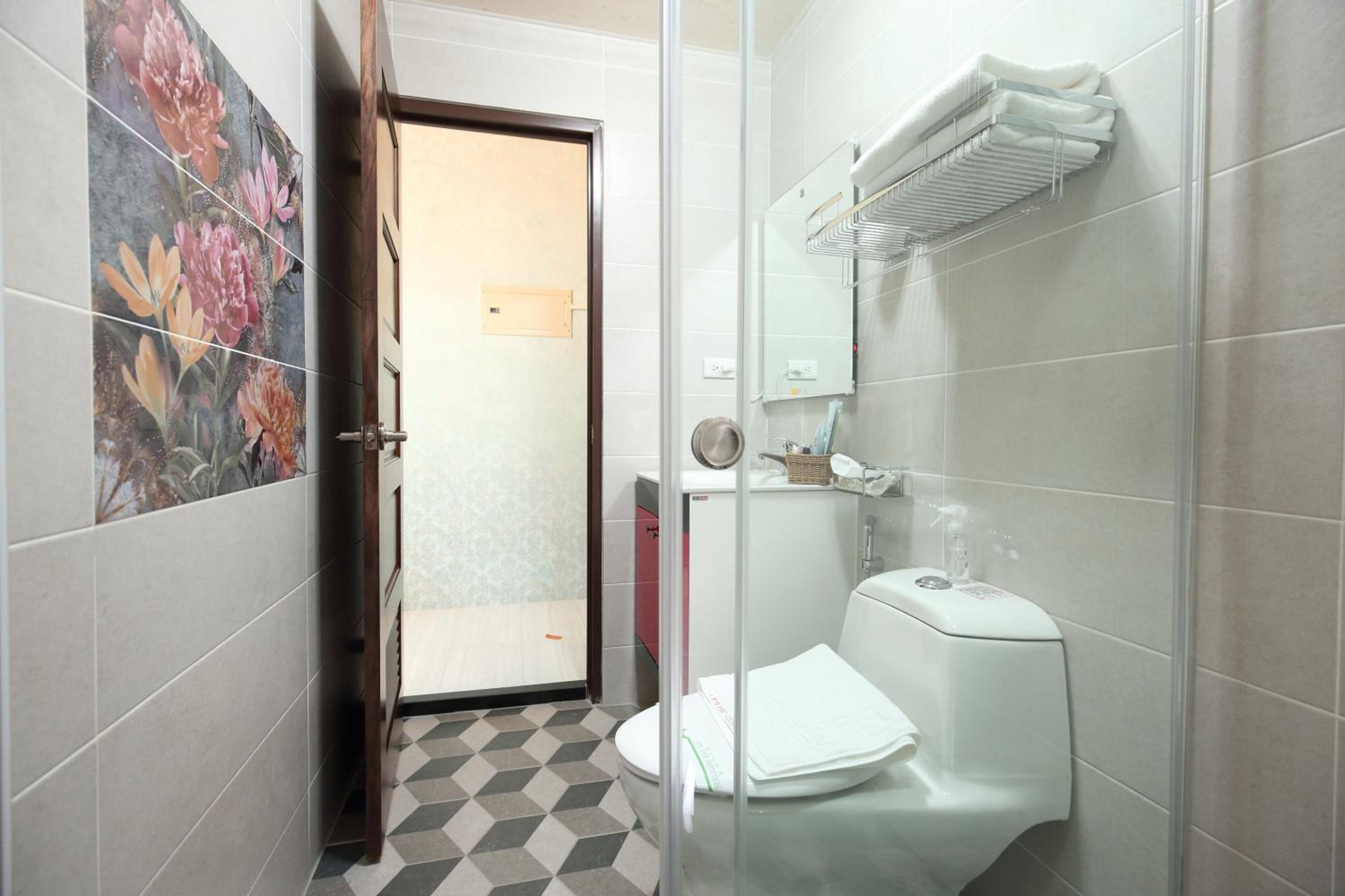 Deluxe Double Room - Photo 16