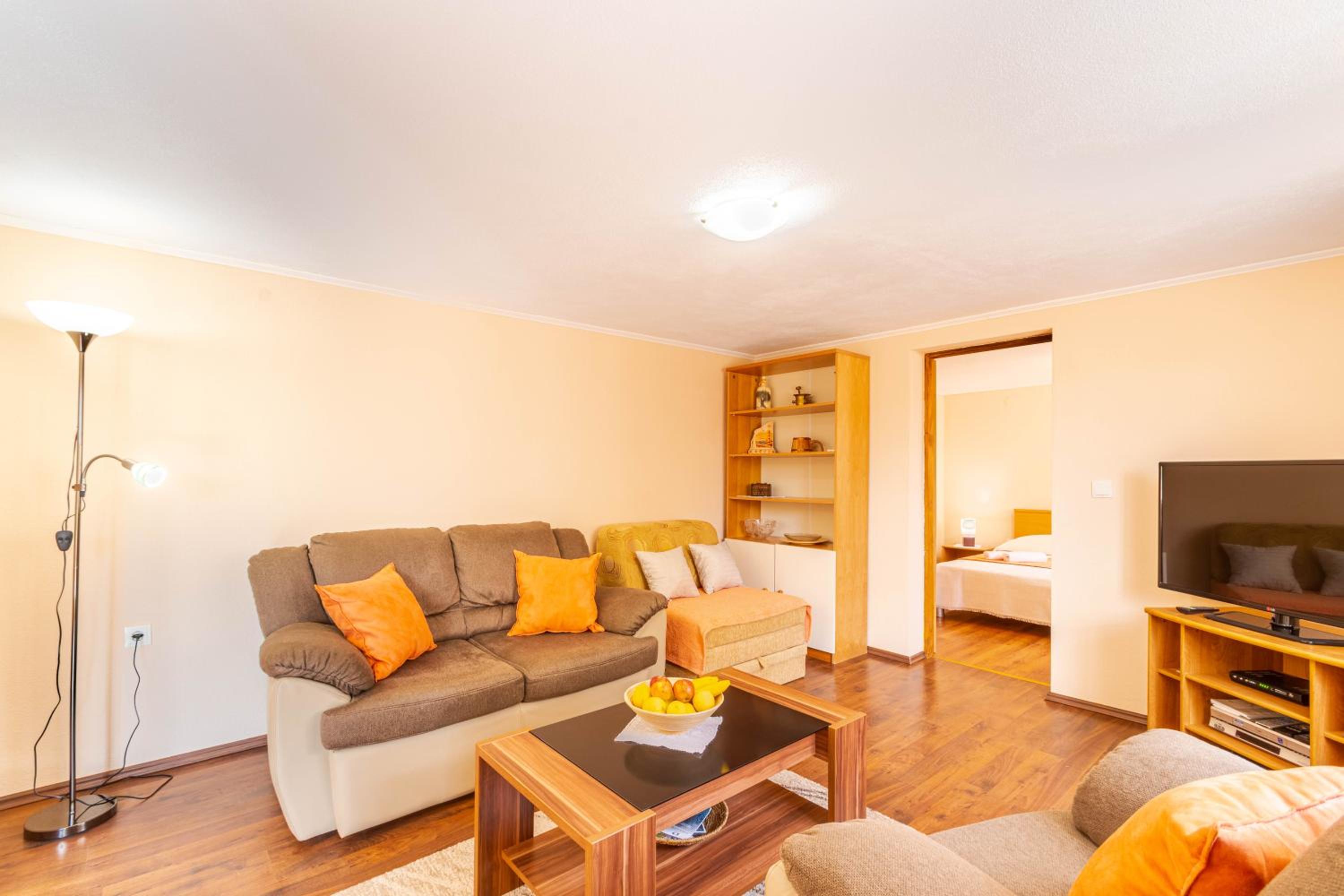 One-Bedroom Apartment with Terrace and Sea View photo 3