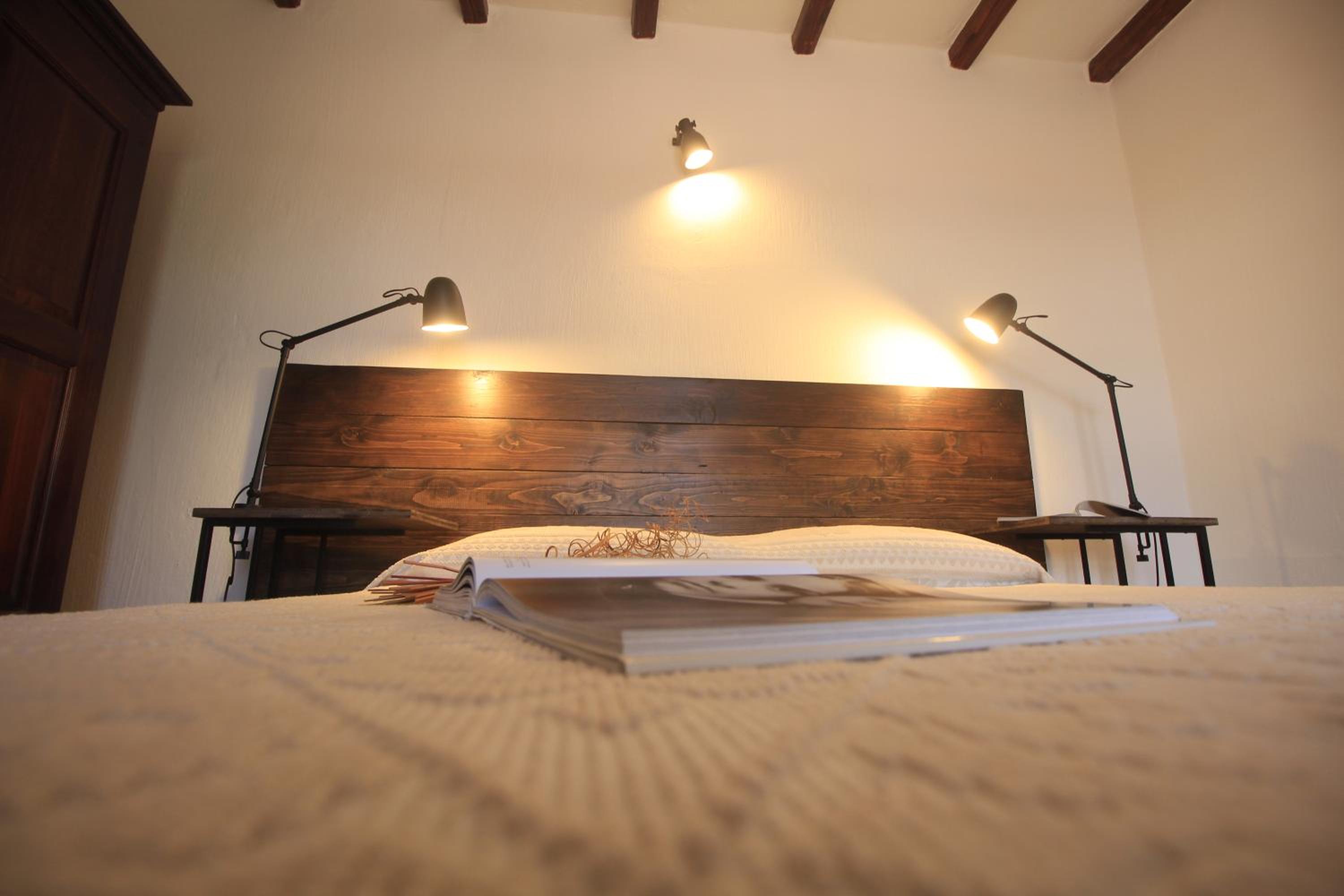 One-Bedroom Apartment with Terrace and Garden photo 2