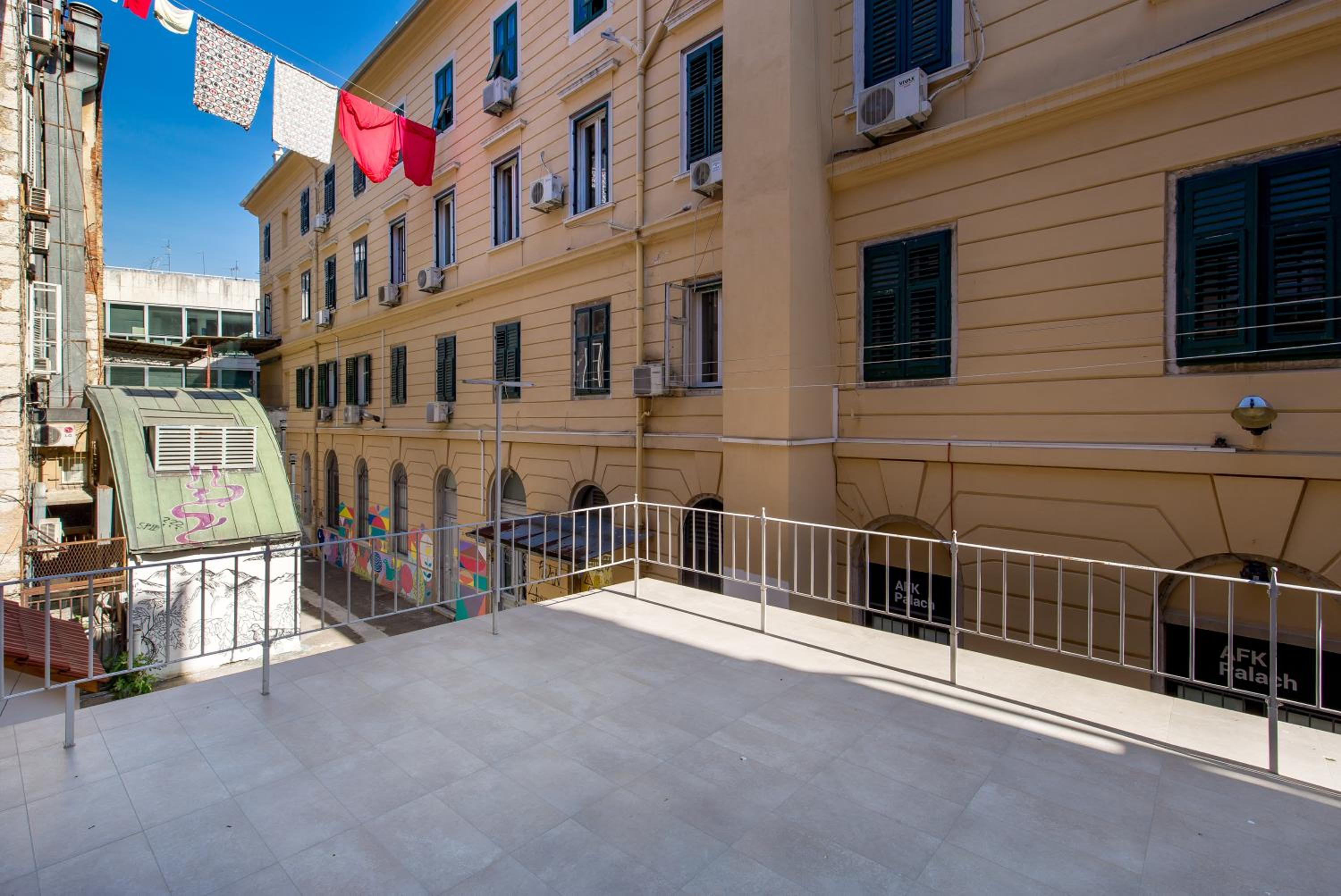Studio with Terrace - Photo 14