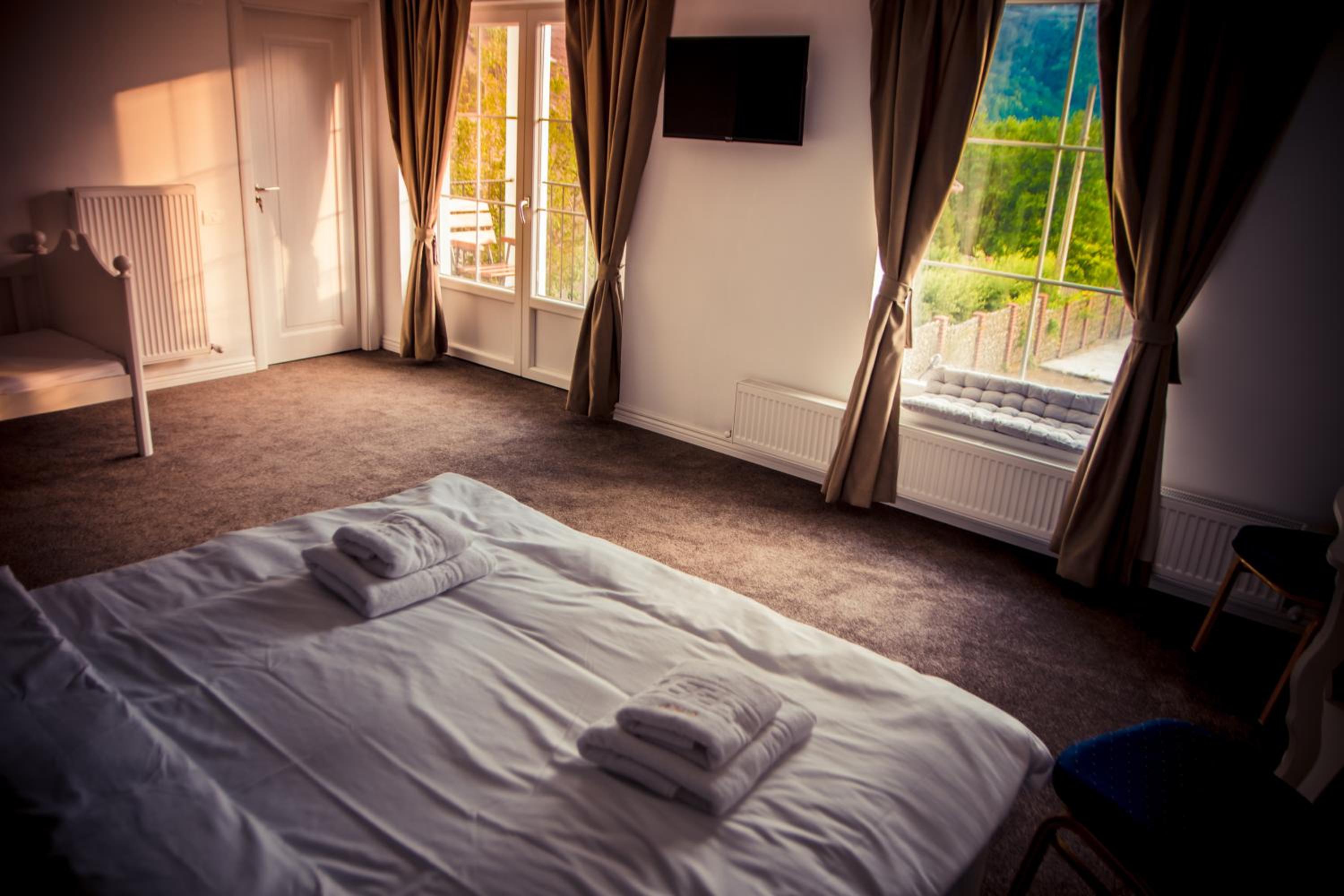 Superior King Suite photo 2