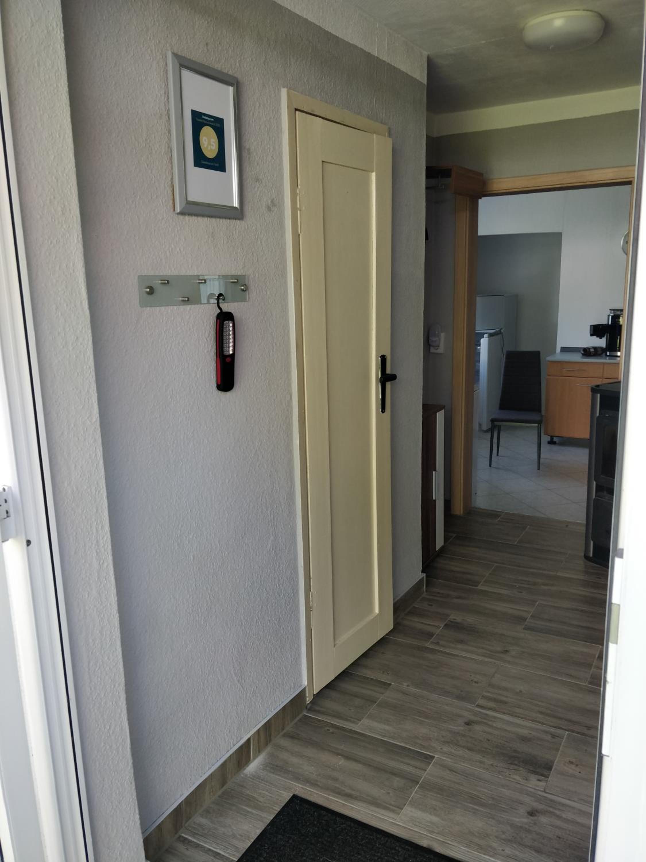 One-Bedroom Apartment - Photo 11