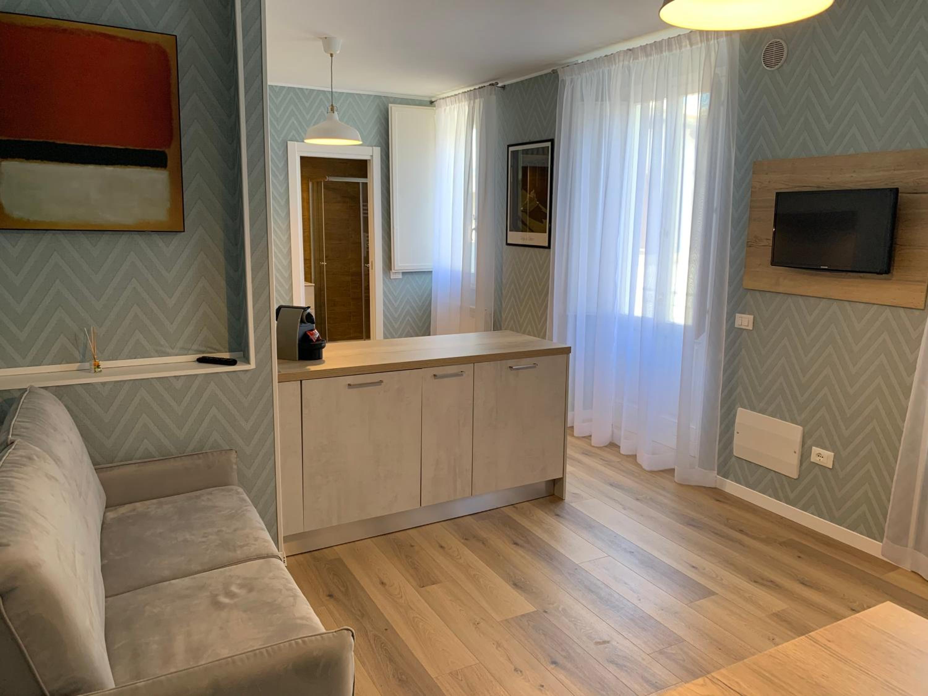 One-Bedroom Apartment