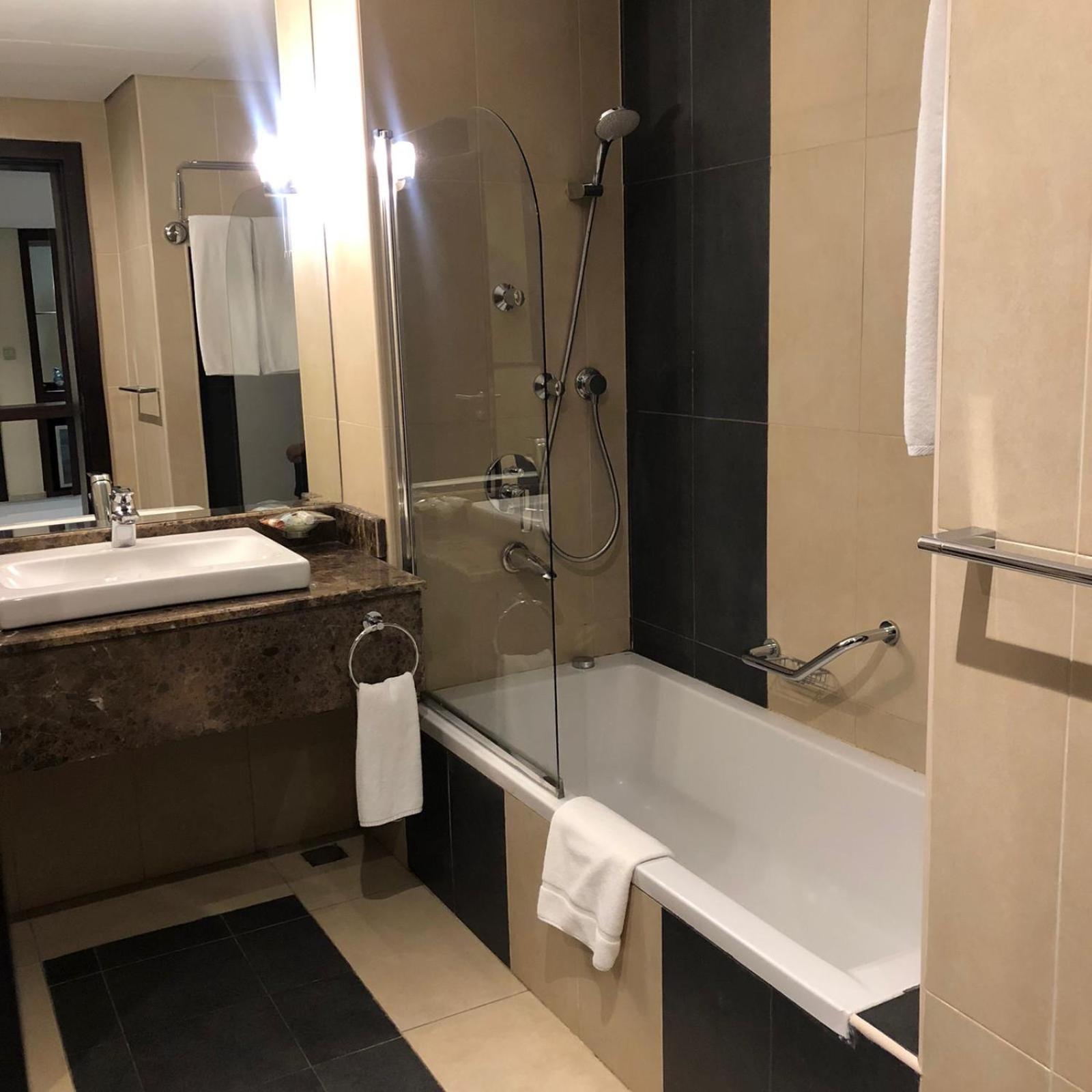 Standard King Room photo 2