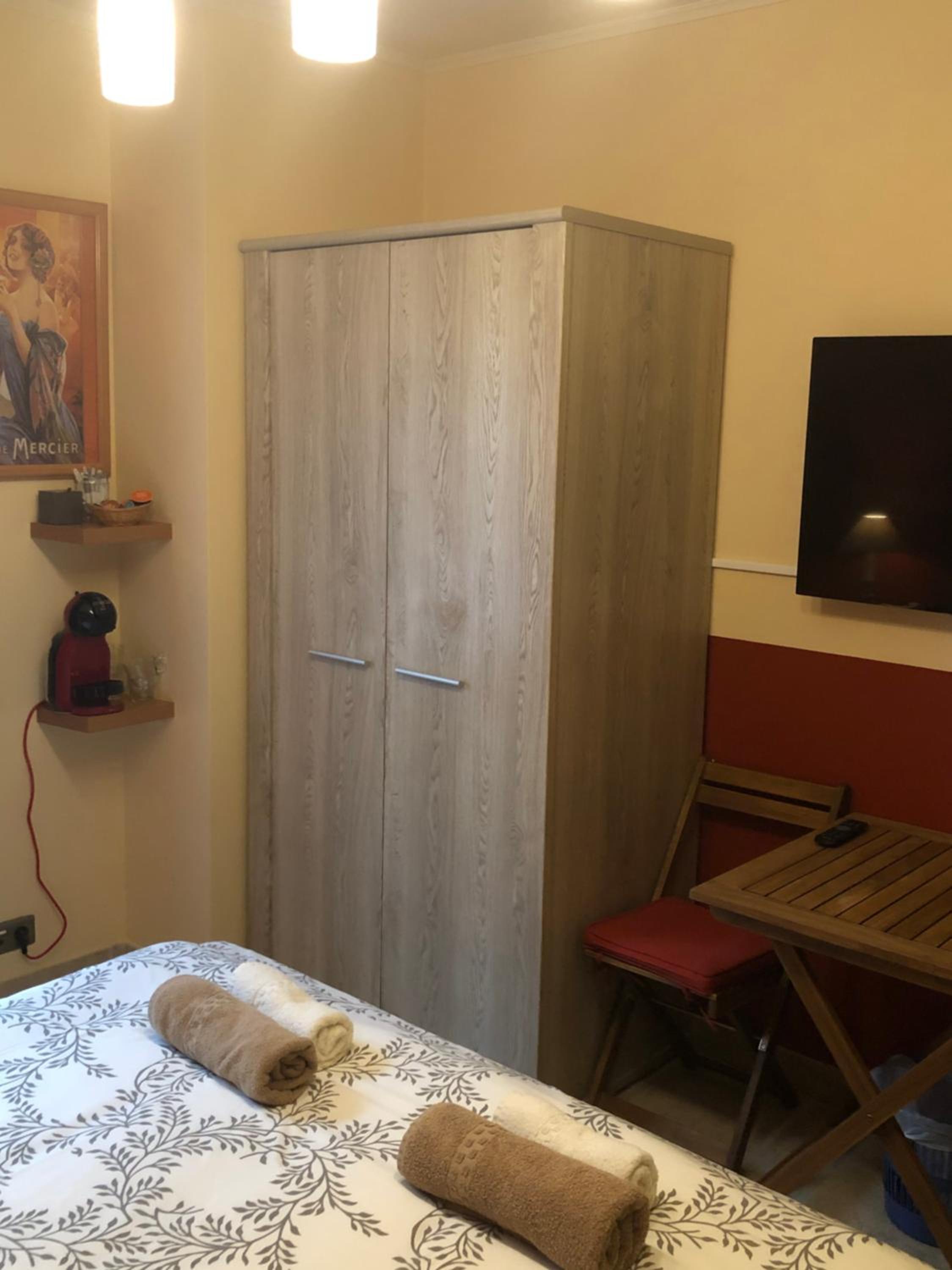 Small Double or Twin Room photo 2