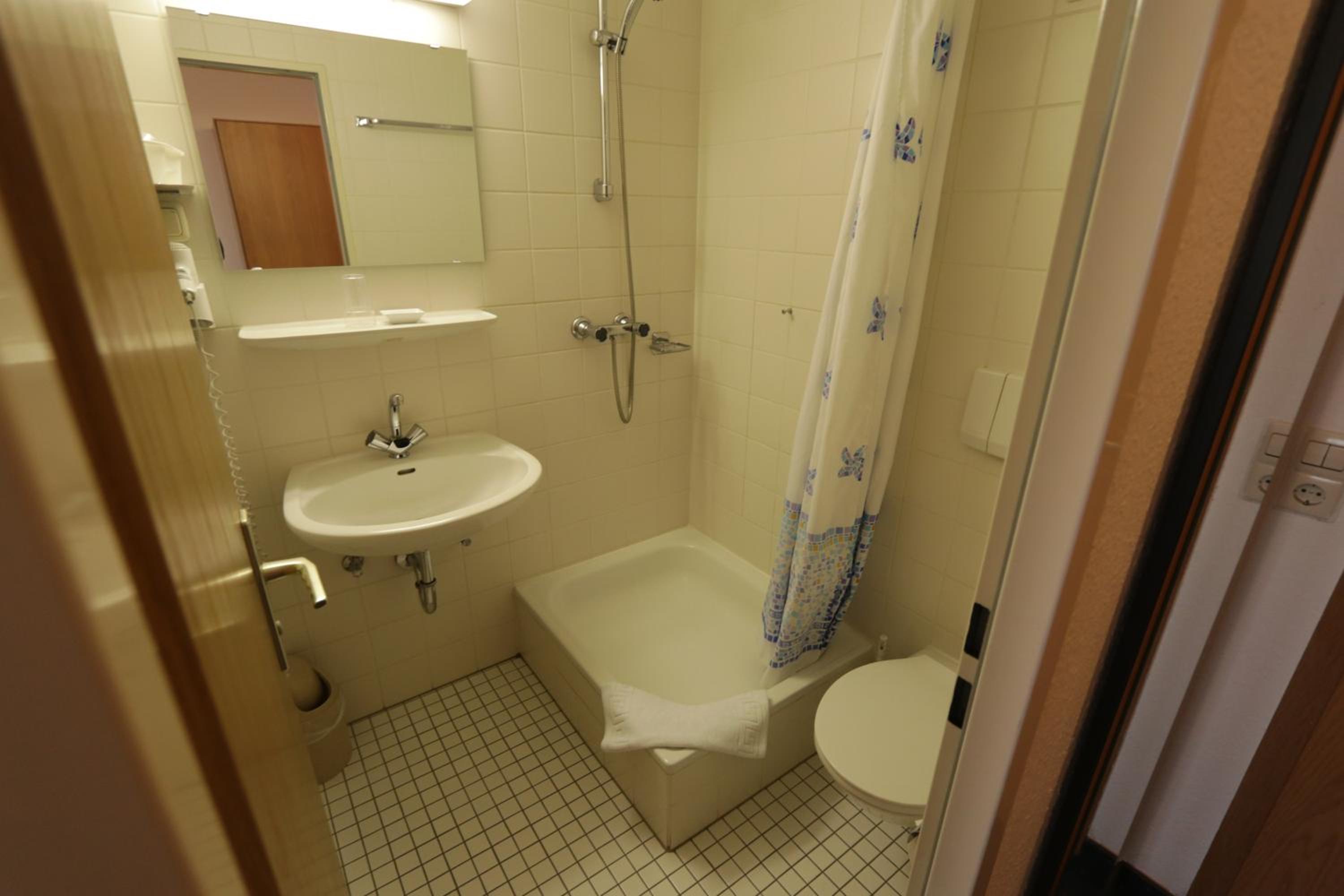 Single Room photo 3