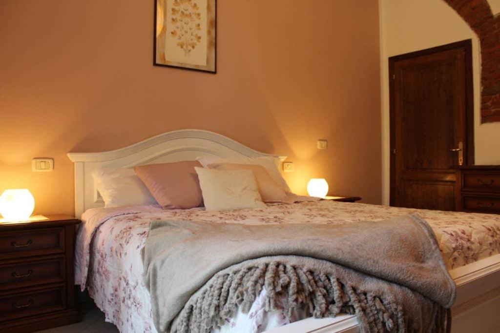 One-Bedroom Apartment - Photo 1