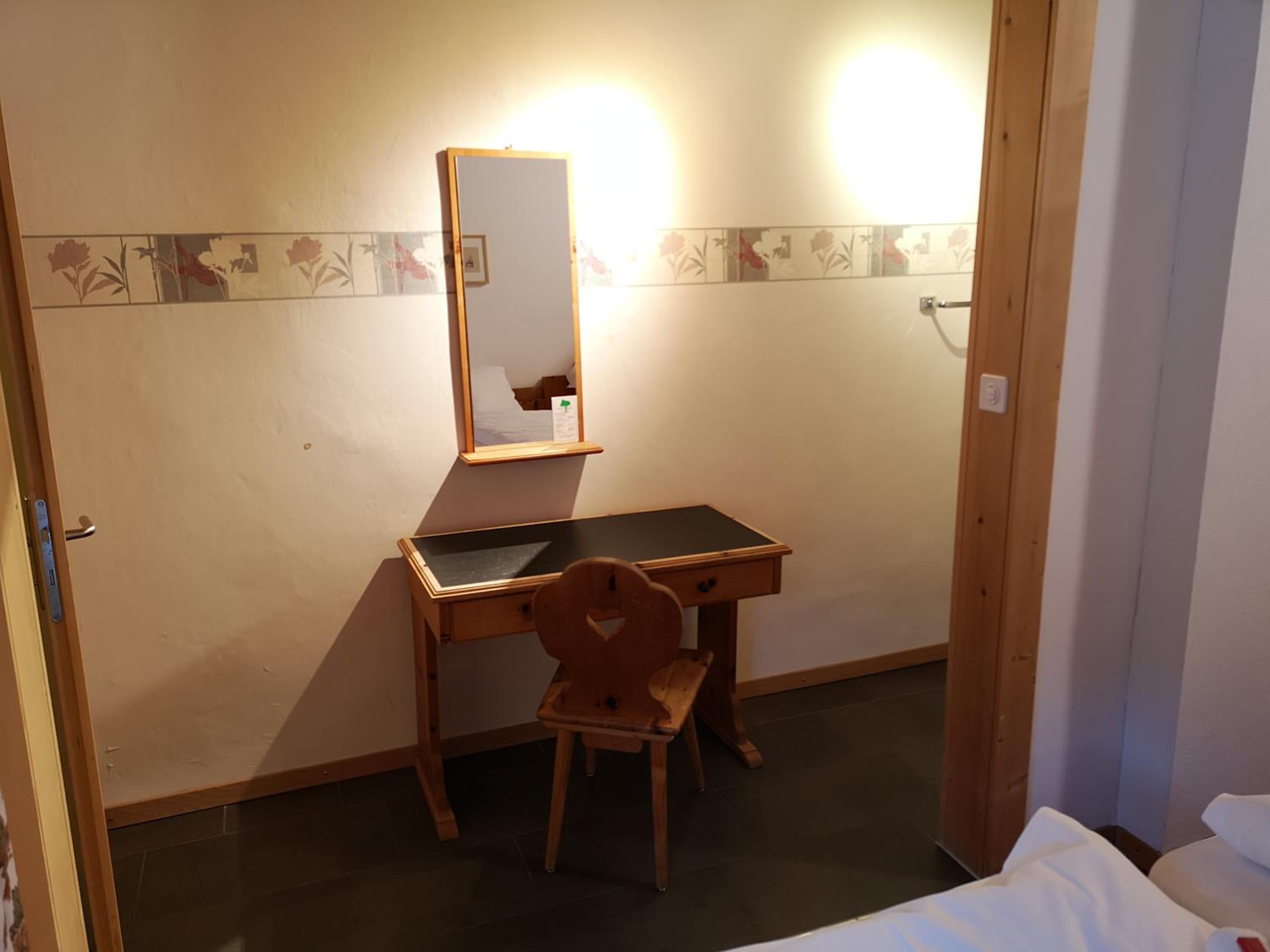 Double Room with Private Bathroom - Photo 1