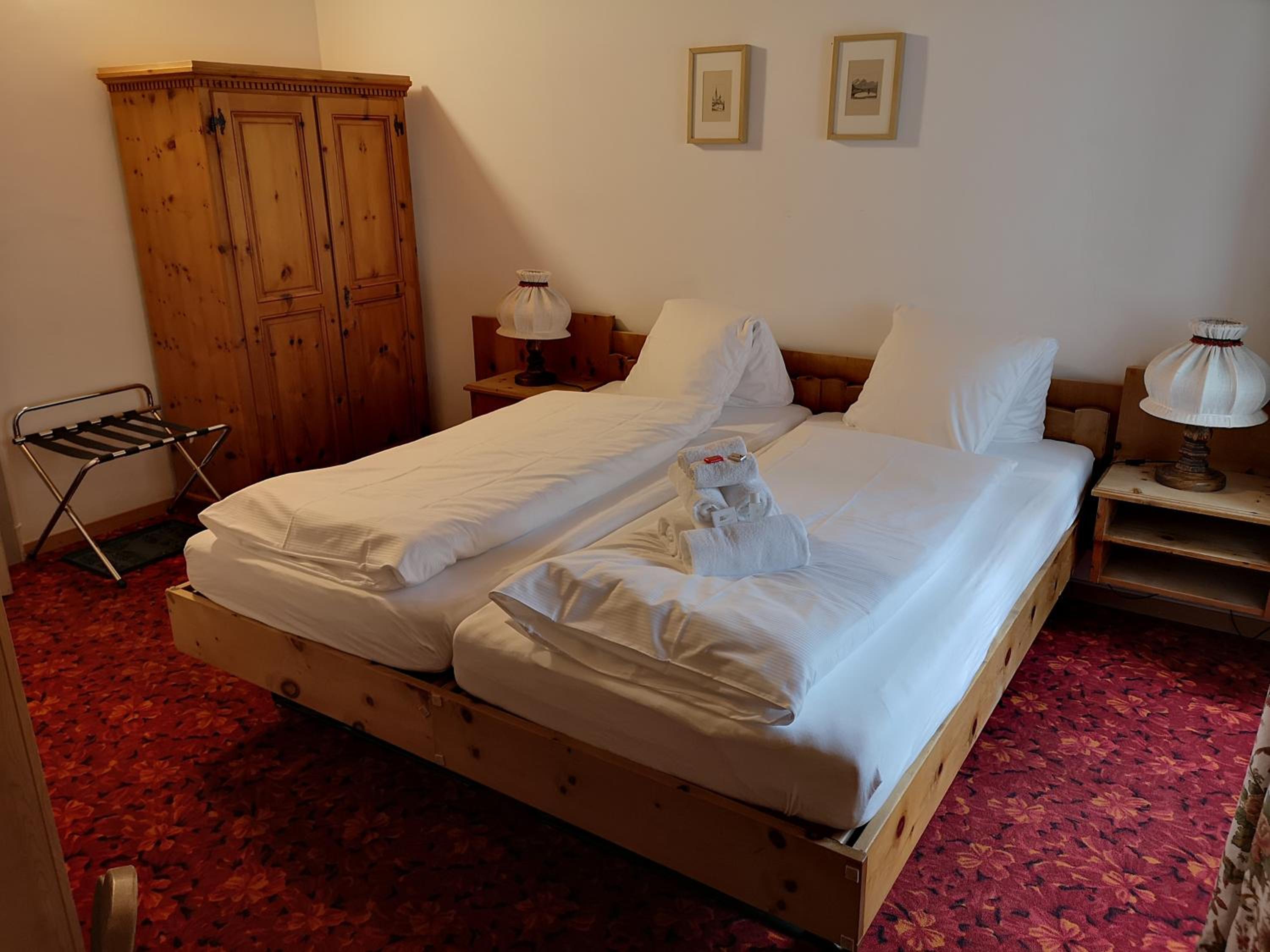 Double Room with Private Bathroom - Photo 3