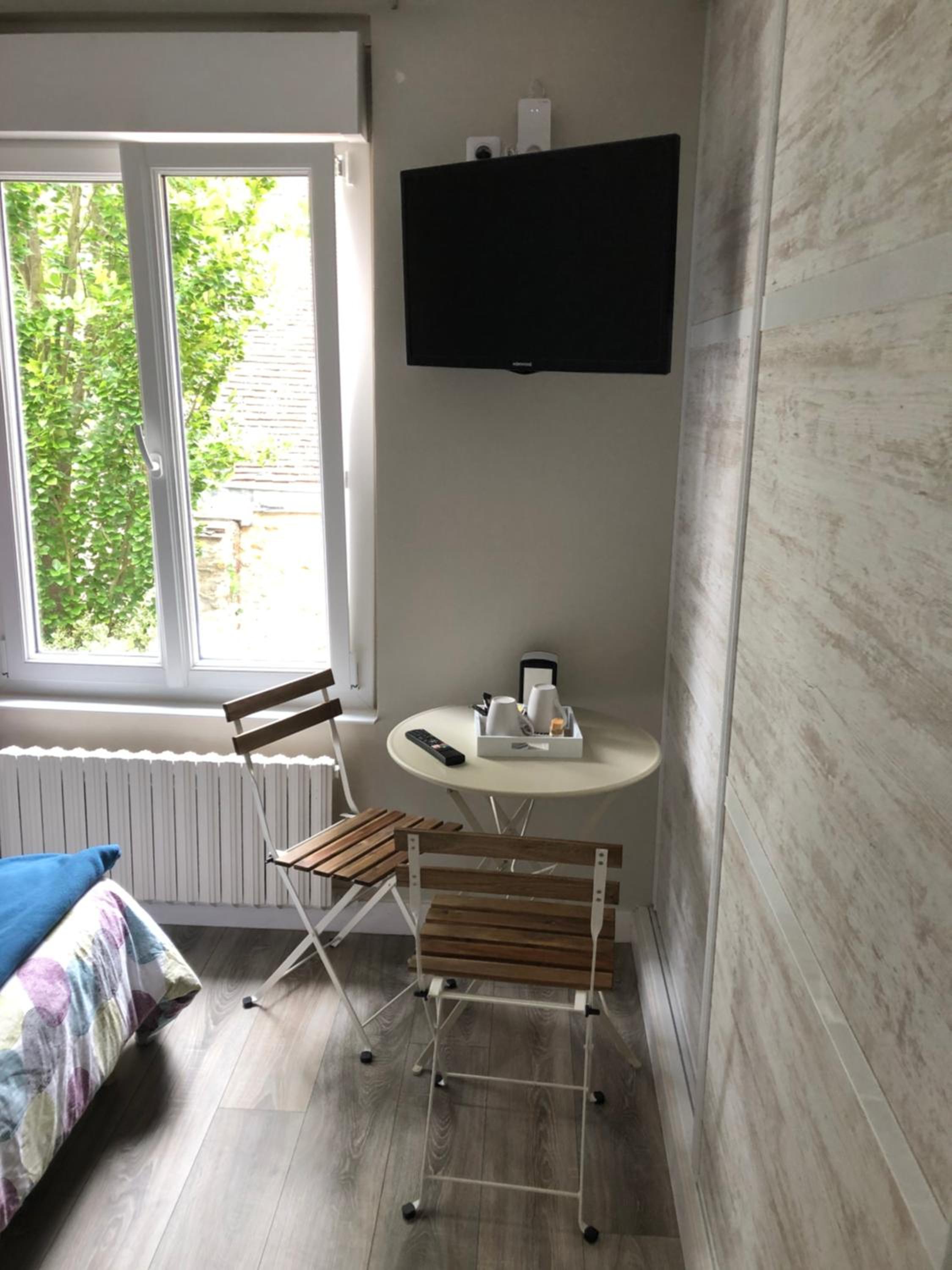 Double Room - Photo 5